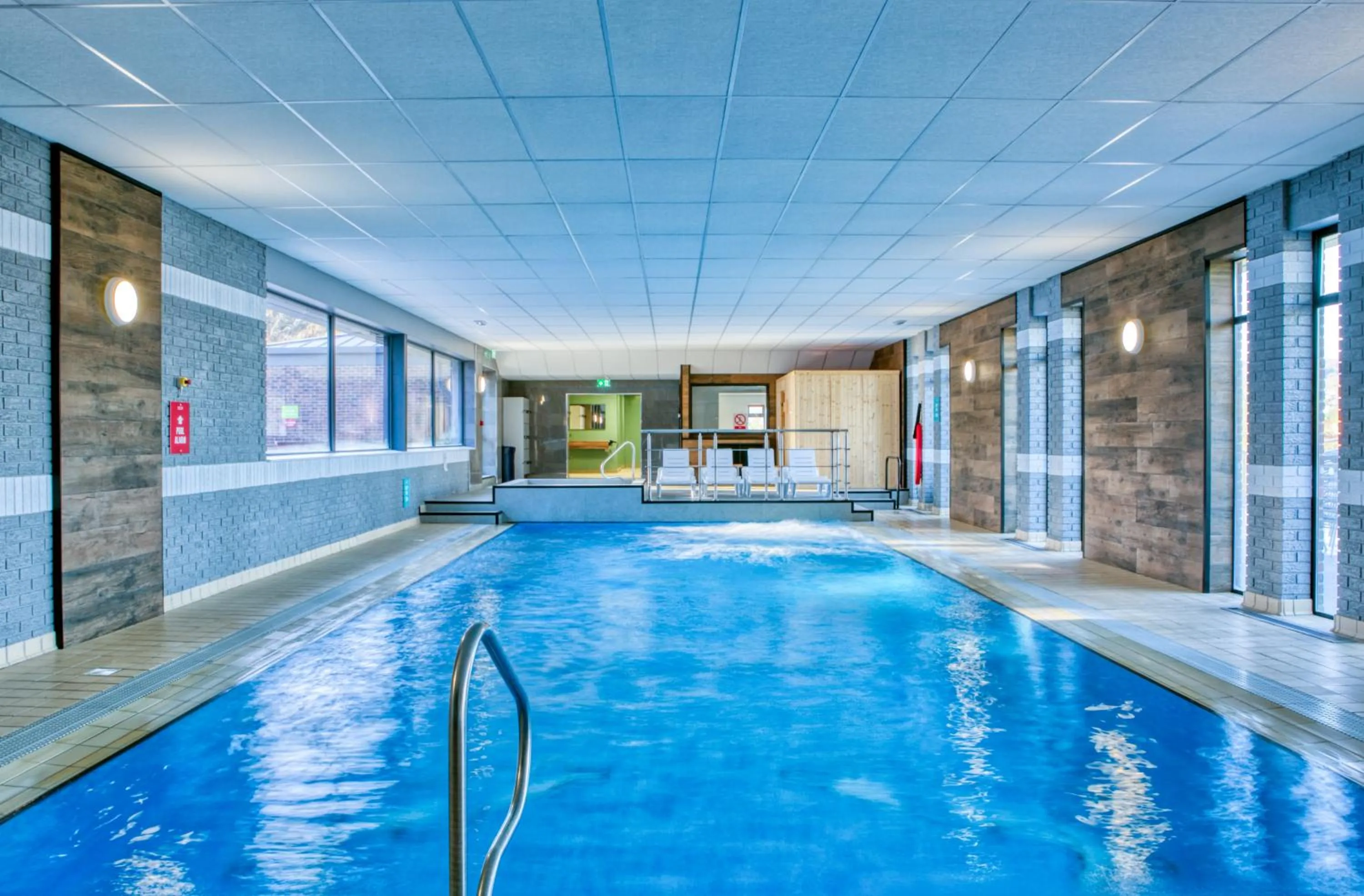 Swimming pool in Newlands Holidays