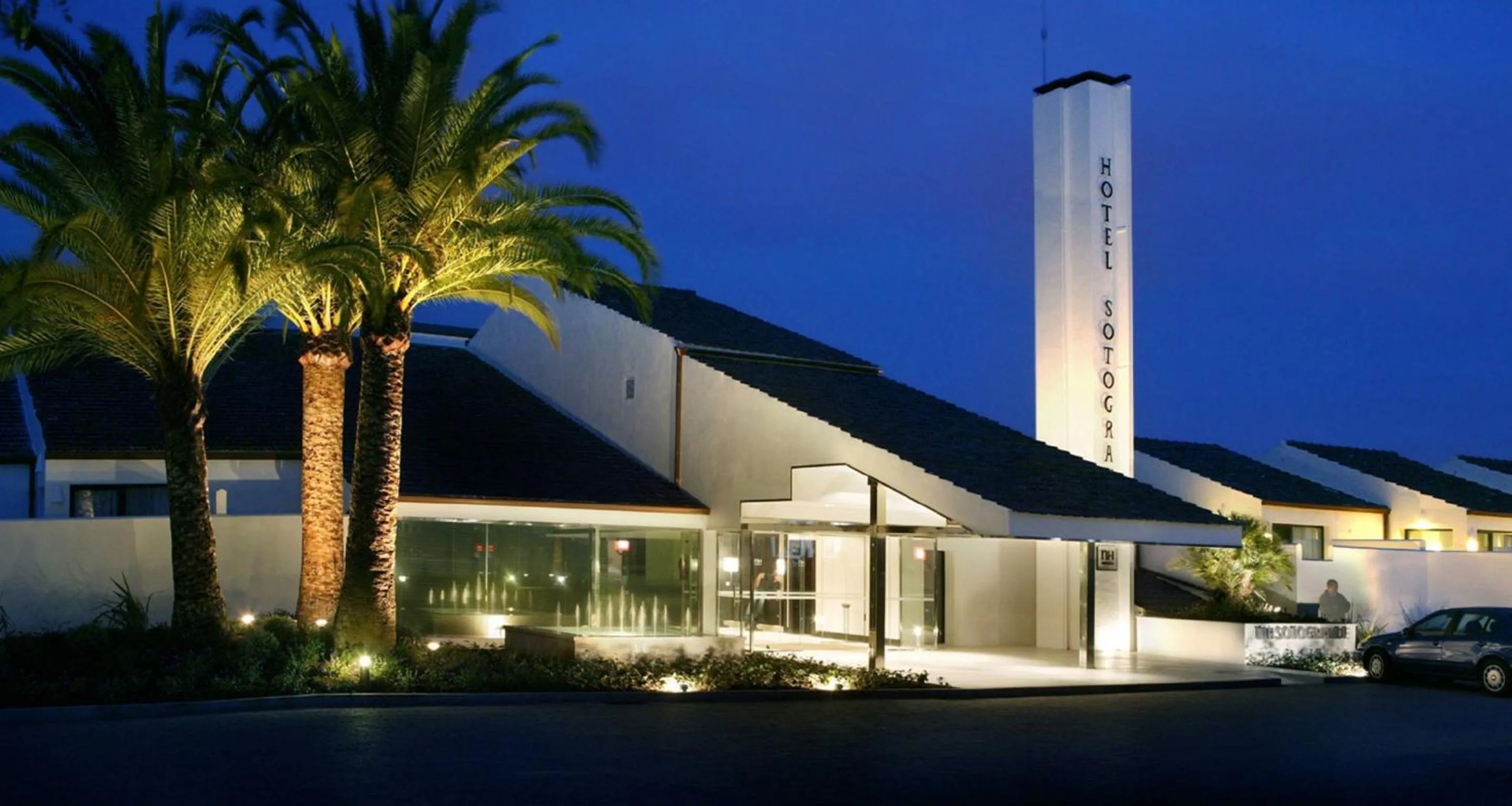 Facade/entrance in Hotel Encinar de Sotogrande