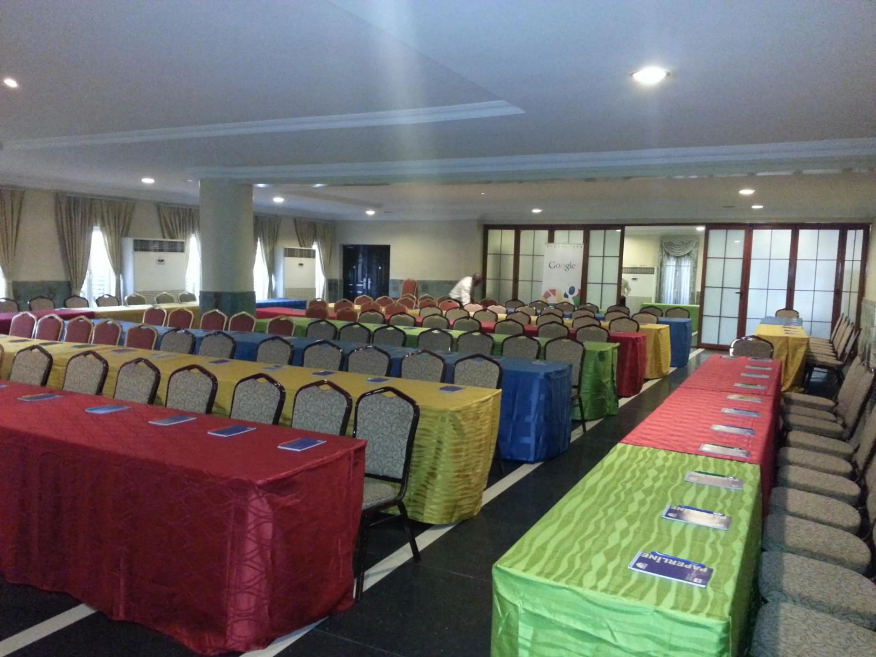 Business facilities in De Rembrandt Hotels and Suites