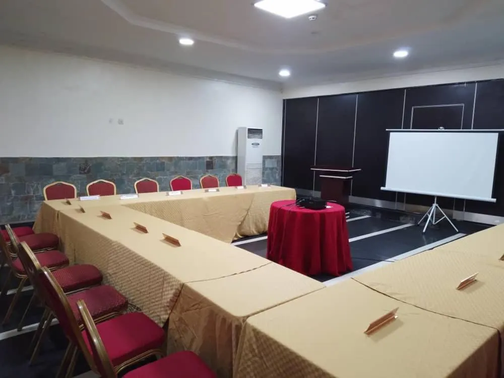 Business facilities in De Rembrandt Hotels and Suites