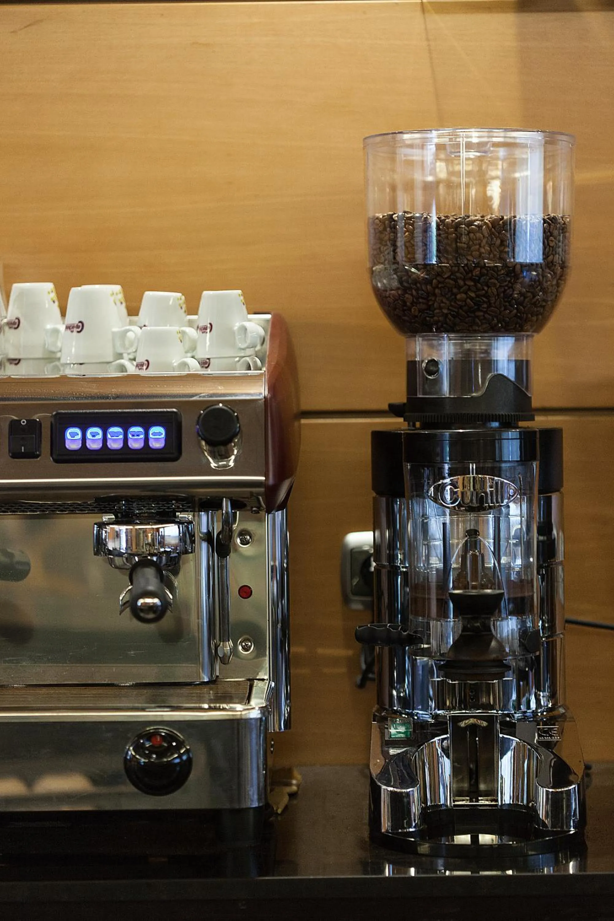 Restaurant/places to eat in Sercotel Gran Fama