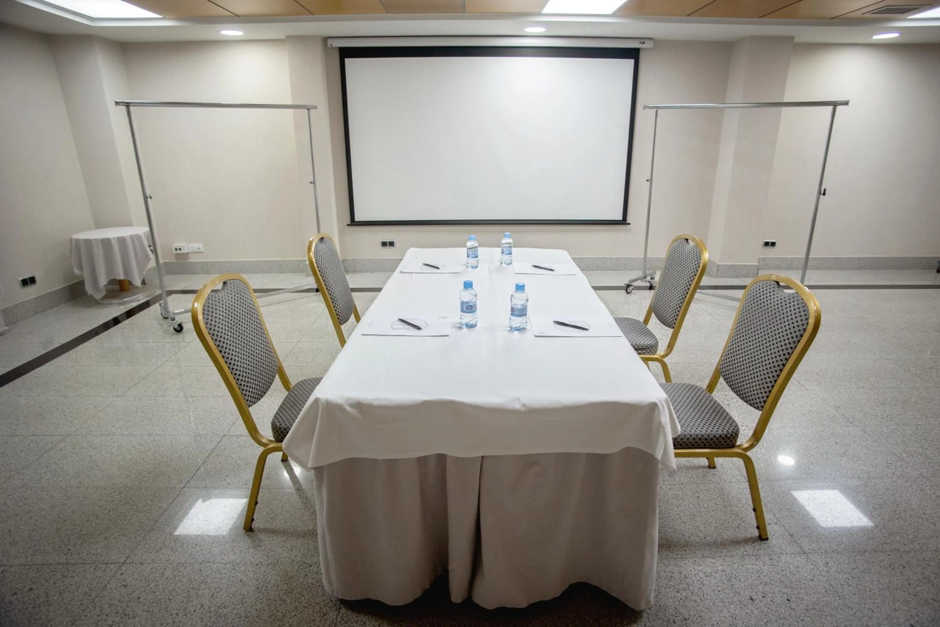 Meeting/conference room in Sercotel Gran Fama