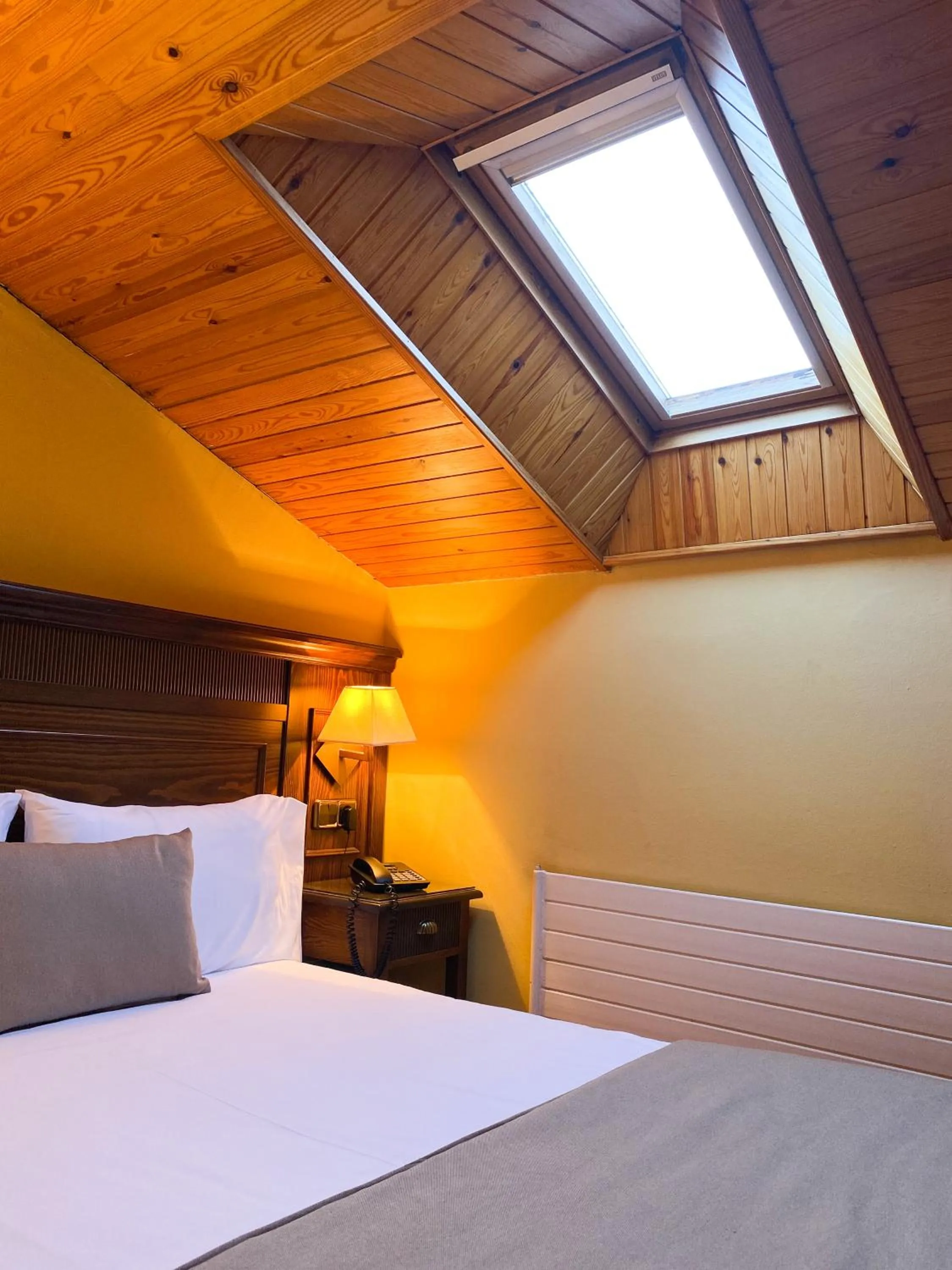 Winter, Bed in RVHotels Tuca