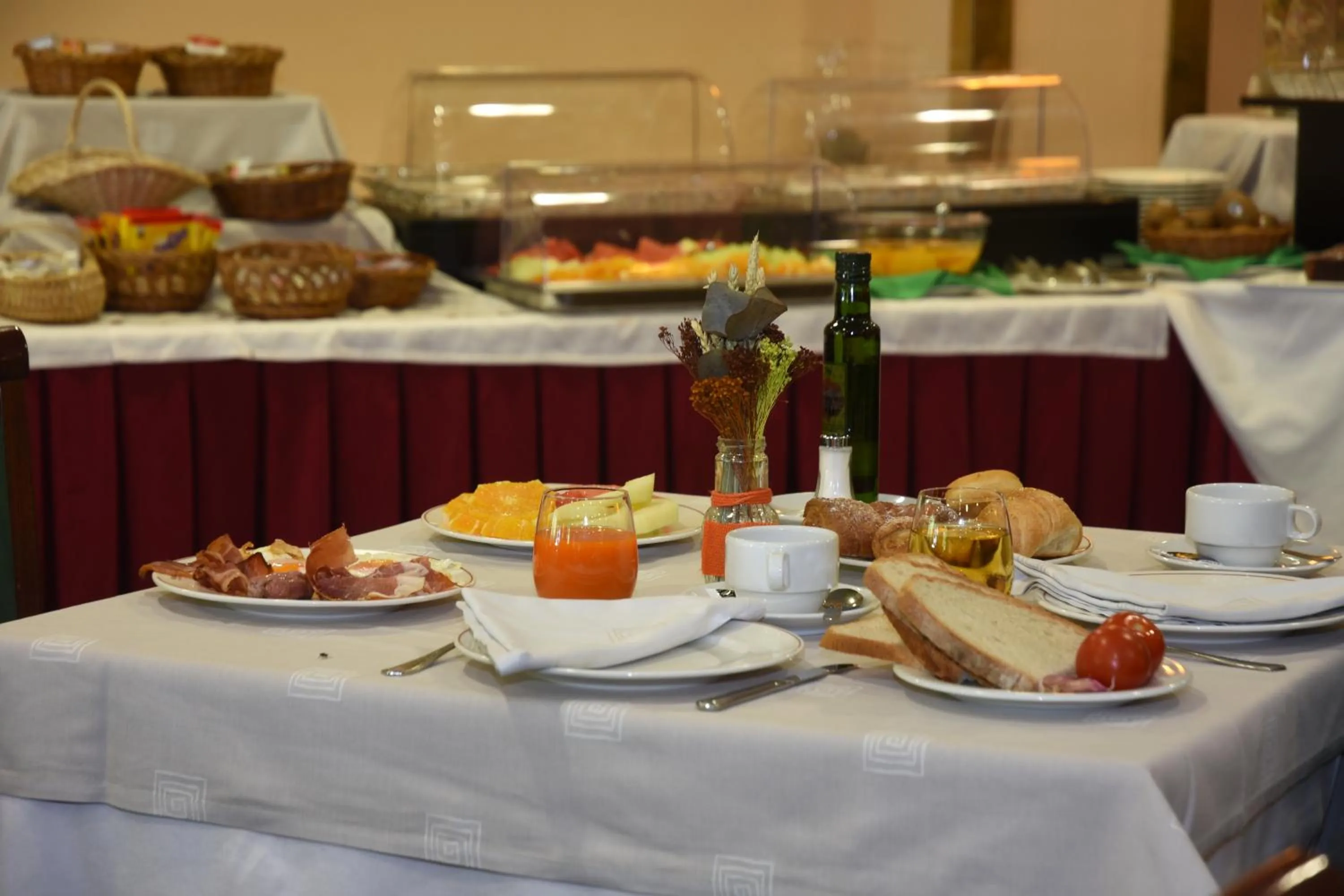 Restaurant/places to eat in RVHotels Tuca