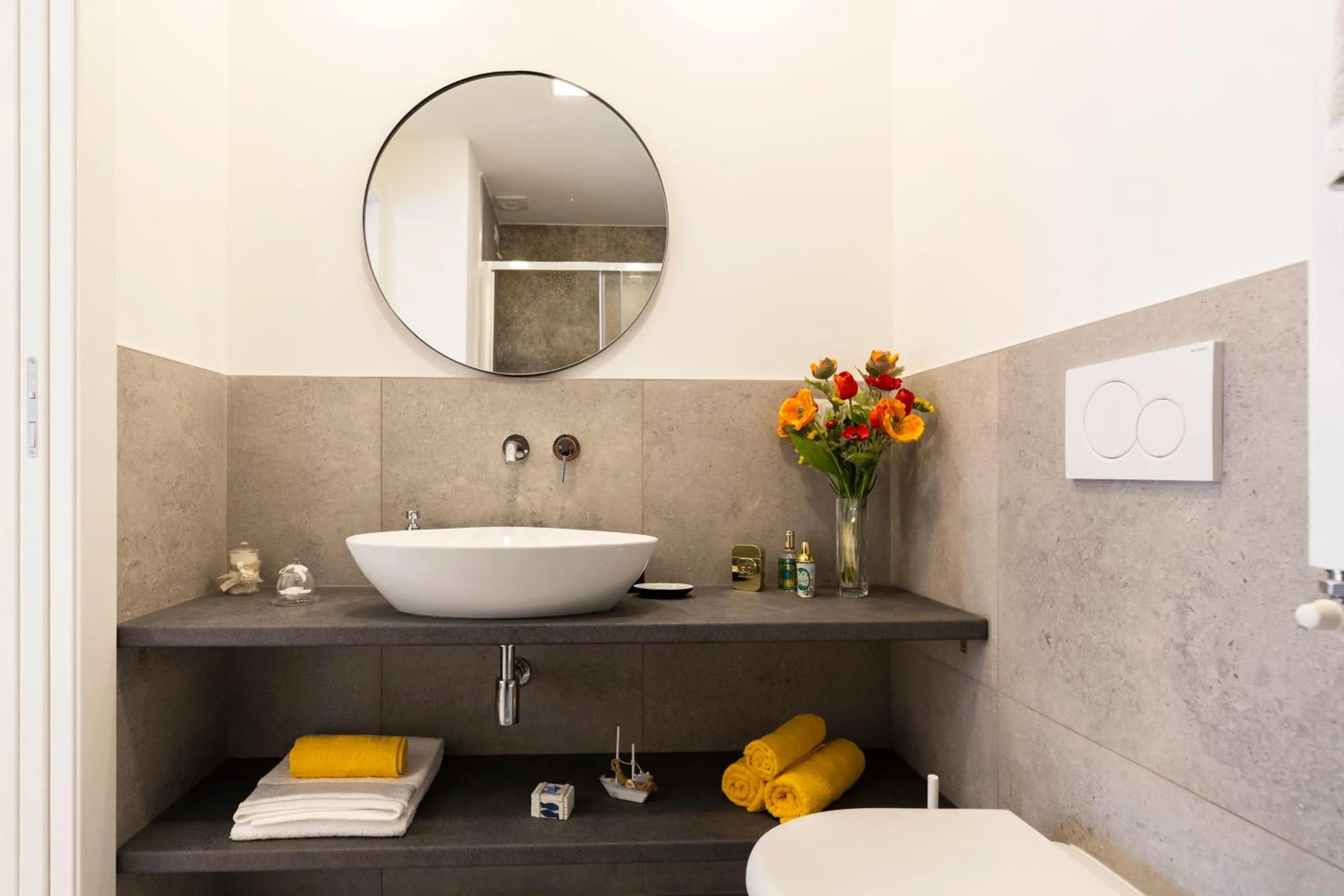 Bathroom in Biancospini 13 - Flower District