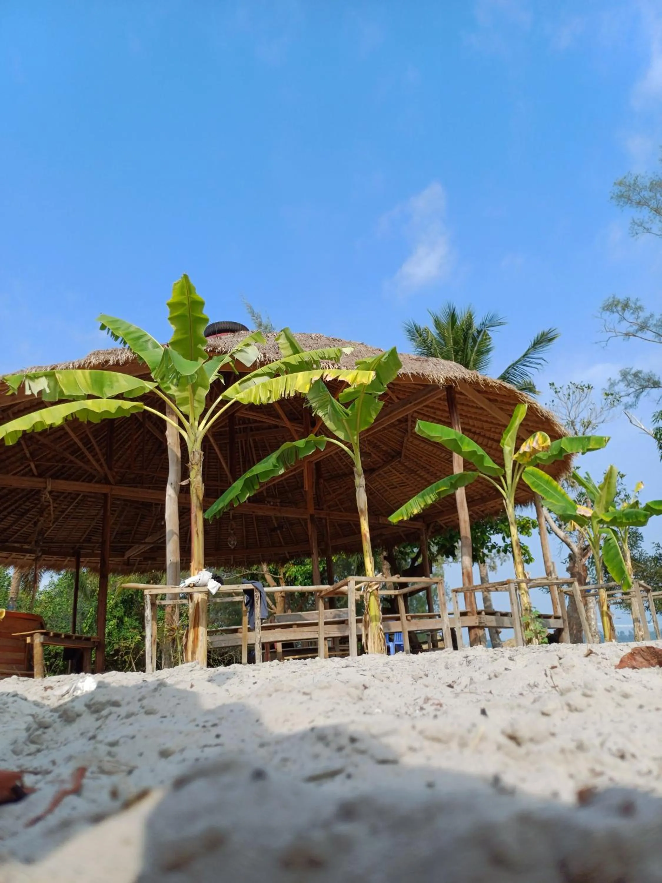 Lounge or bar in The Last Point Koh Takiev