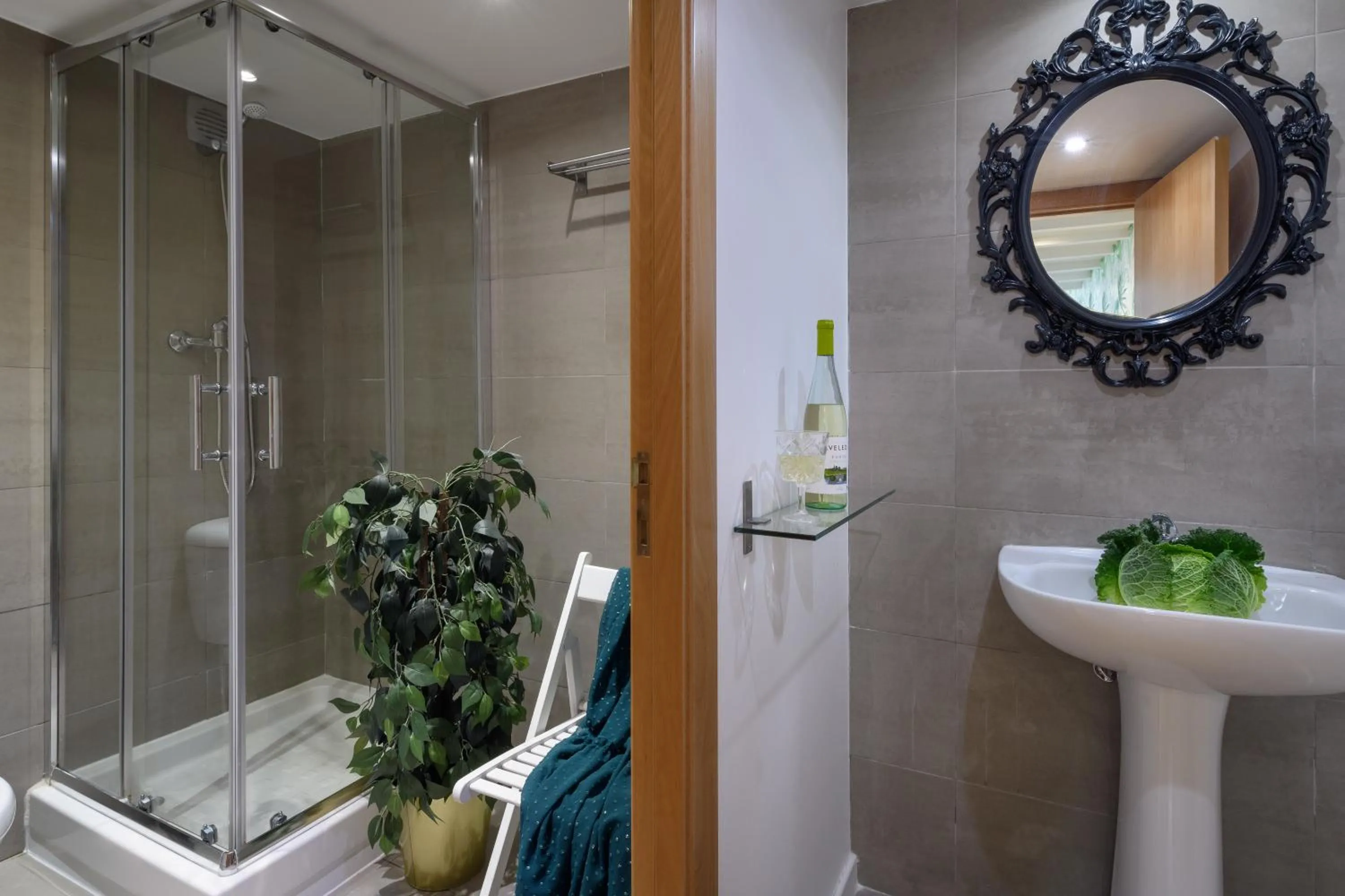 Bathroom in Alfama Yellow House