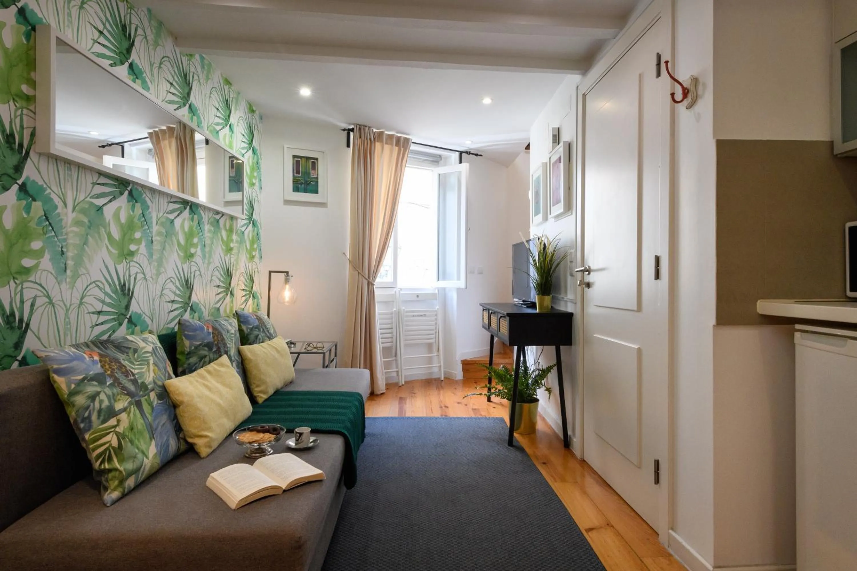 Living room, Bed in Alfama Yellow House