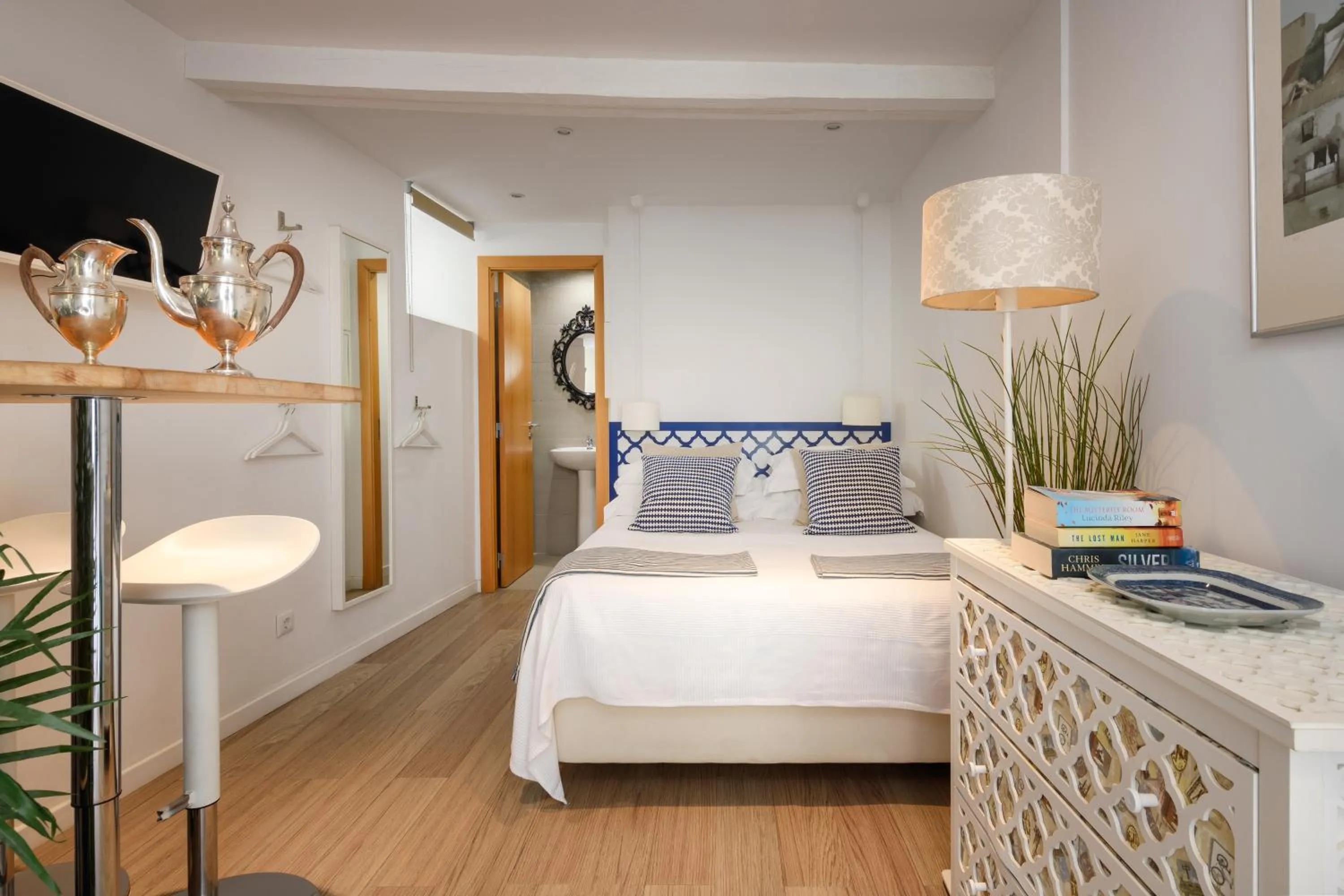 Bedroom, Bed in Alfama Yellow House