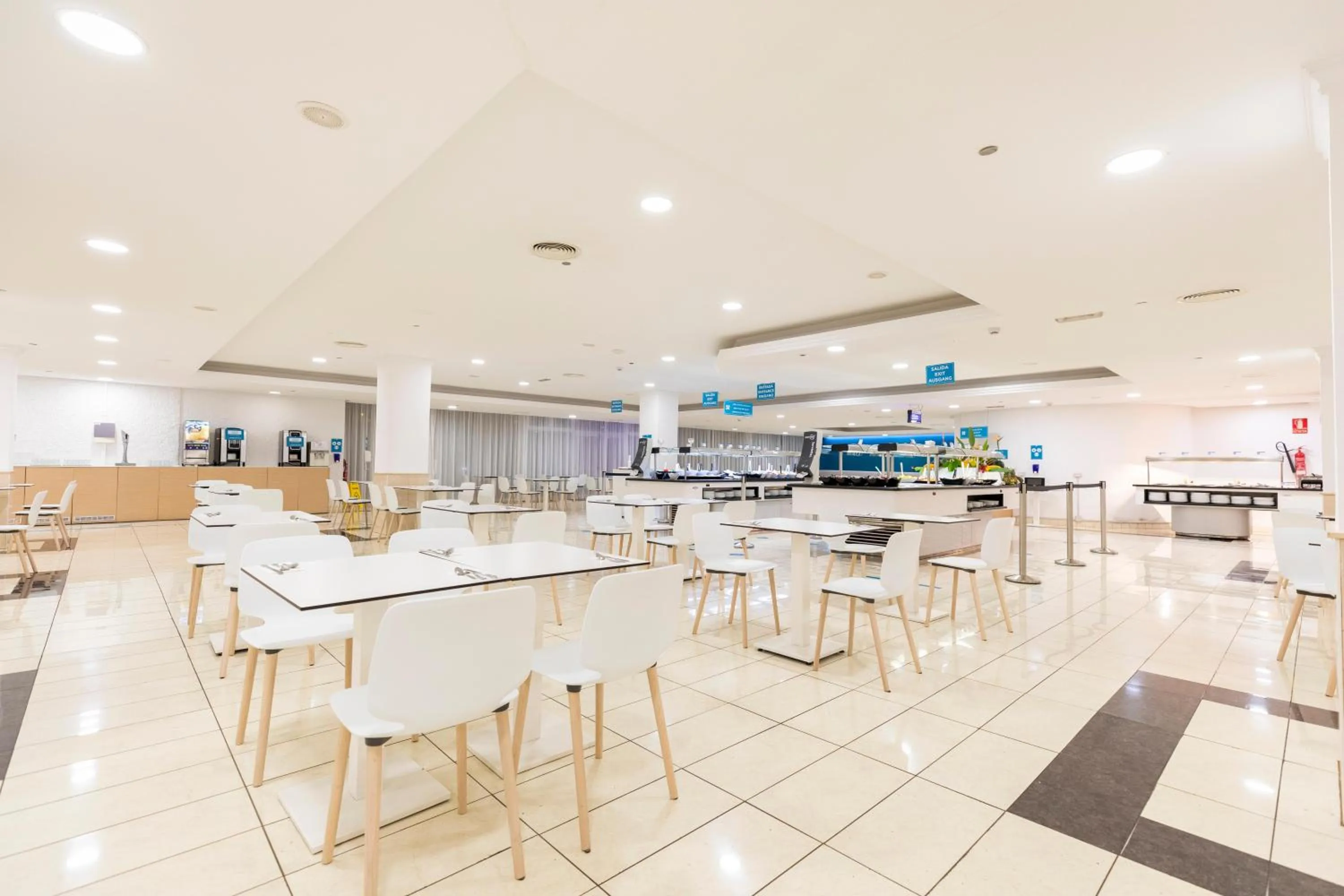 Restaurant/places to eat in BLUESEA Interpalace