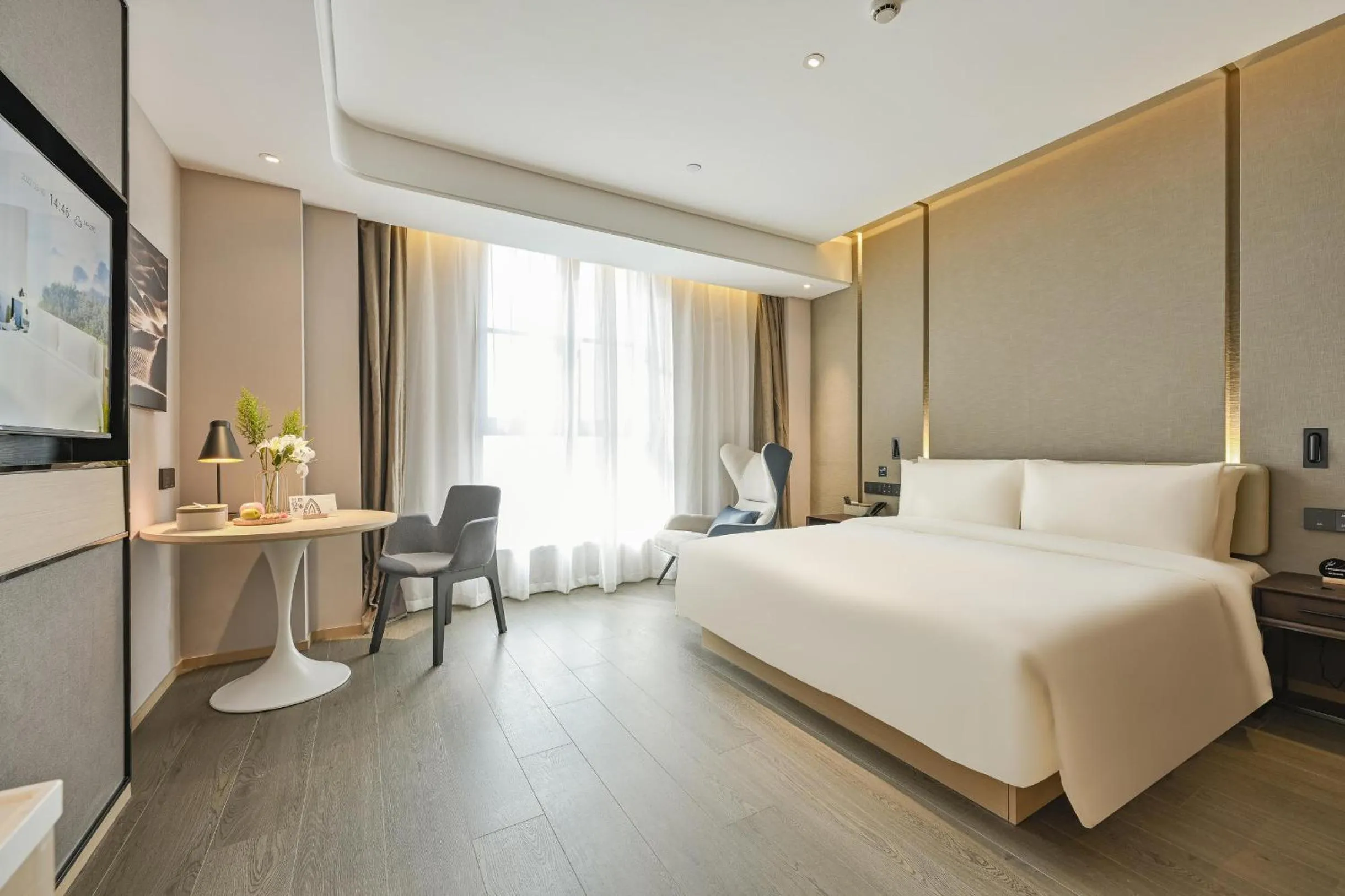 Seating area, Bed in Atour Hotel Shanghai Songjiang Sports Center Free laundry service