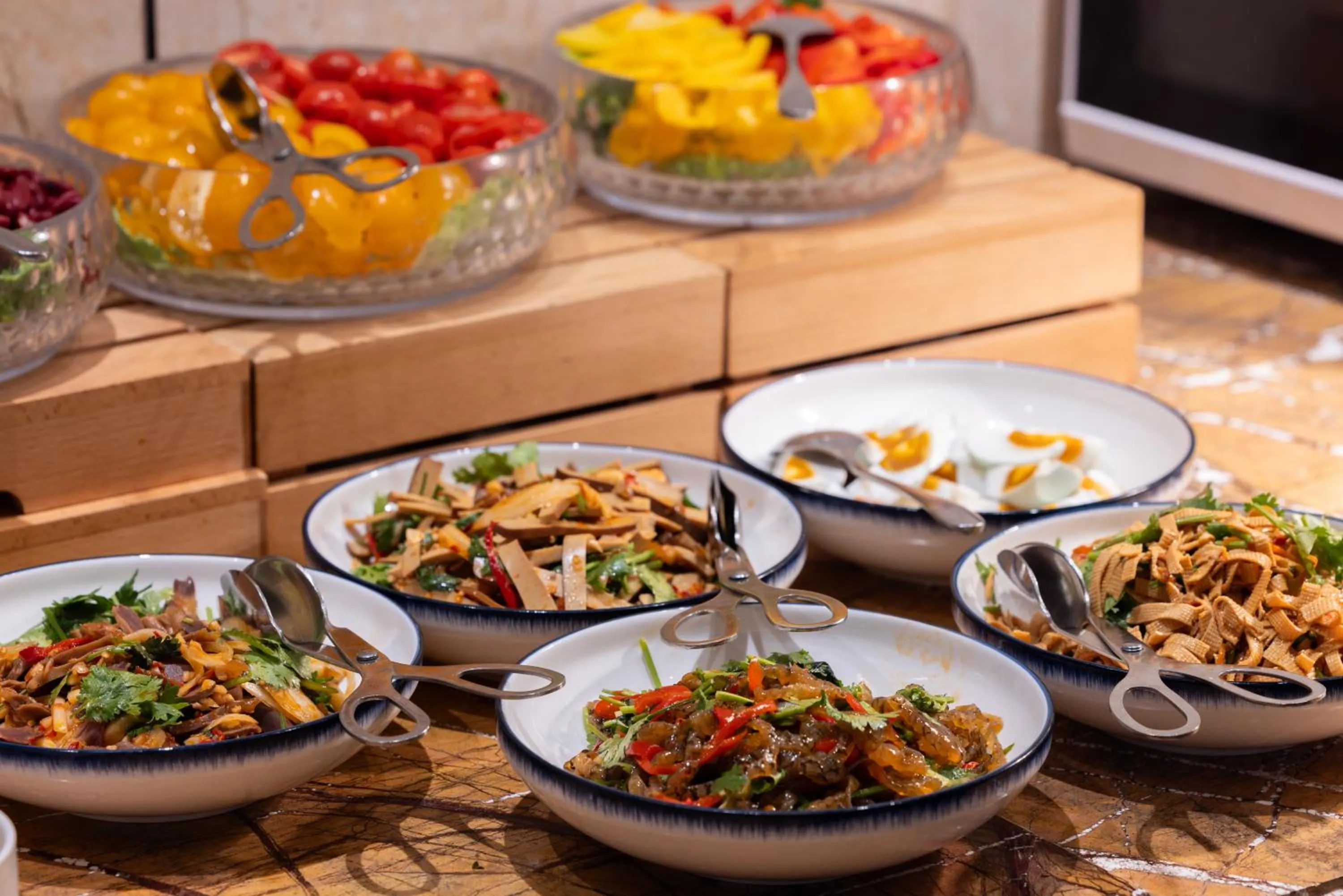 Atour X Hotel Shenzhen Luohu Dongmen Pedestrian Street