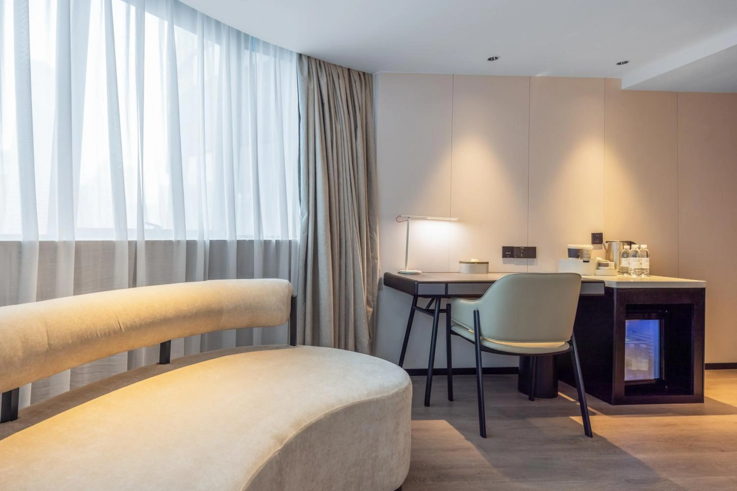 Bed in Atour X Hotel Shenzhen Luohu Dongmen Pedestrian Street