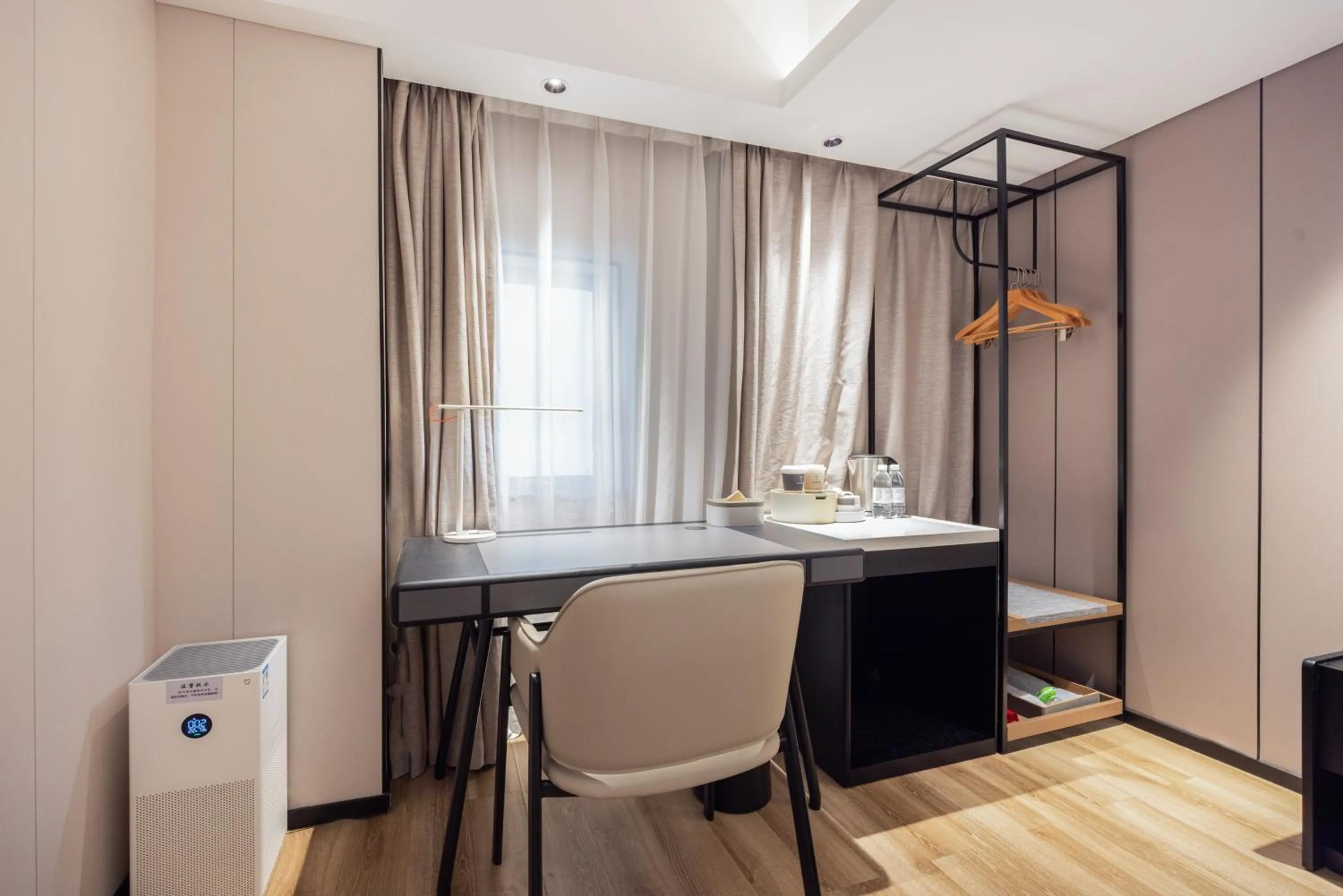 Atour X Hotel Shenzhen Luohu Dongmen Pedestrian Street