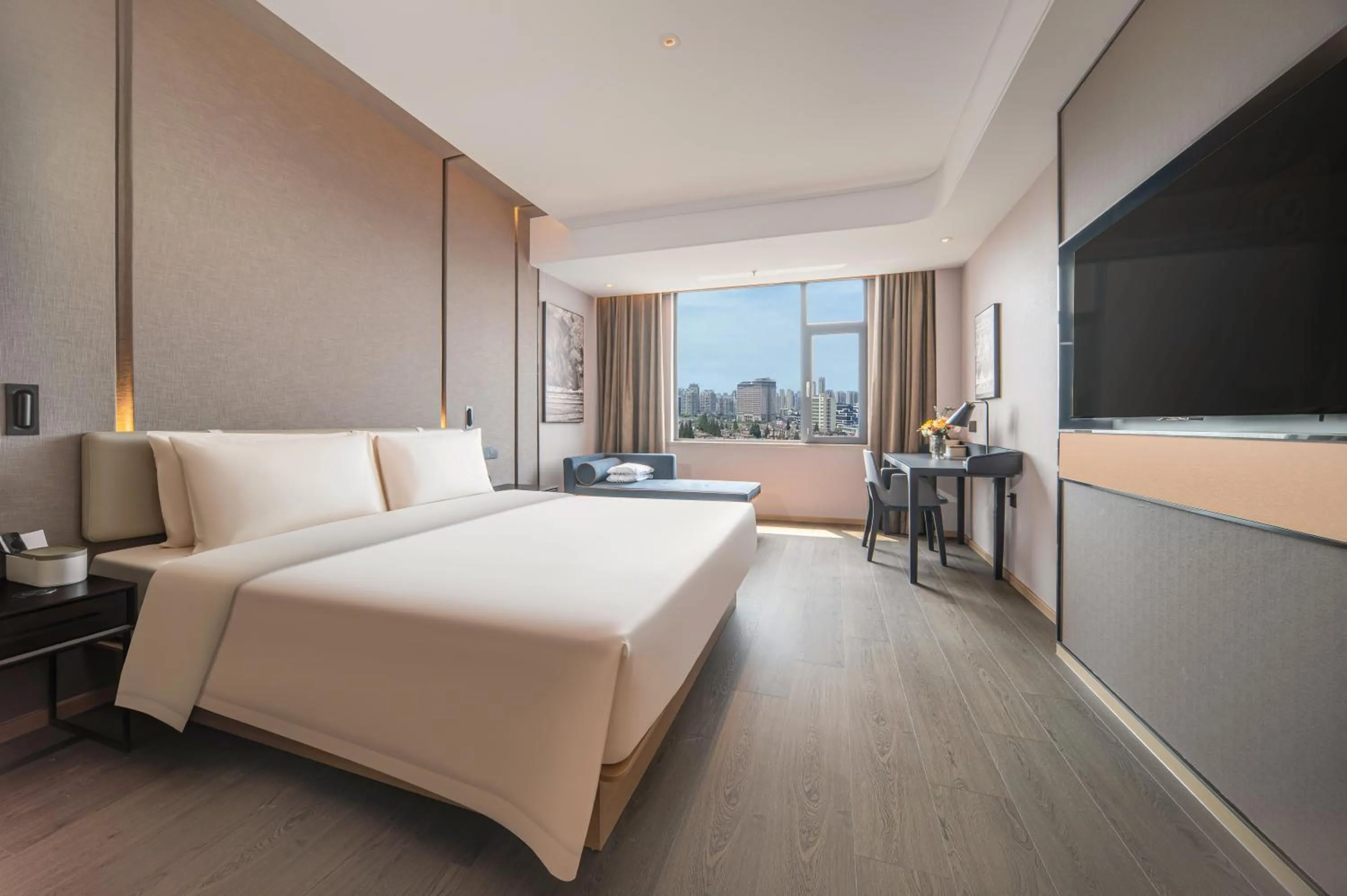 Photo of the whole room, Bed in Atour Hotel Wuxi New District Nanchan Temple Scenic Area