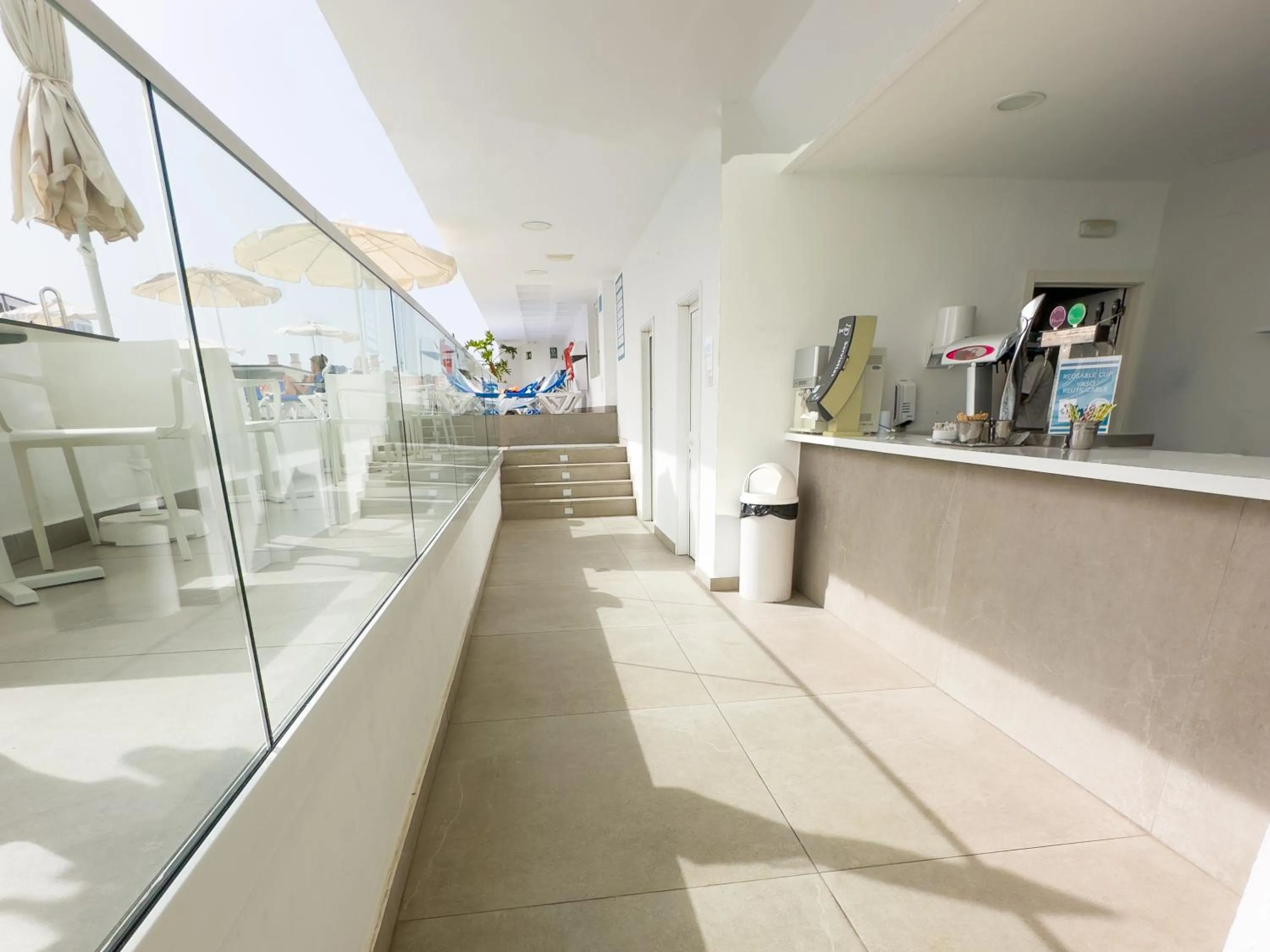 Lounge or bar in BLUESEA Lagos de Cesar