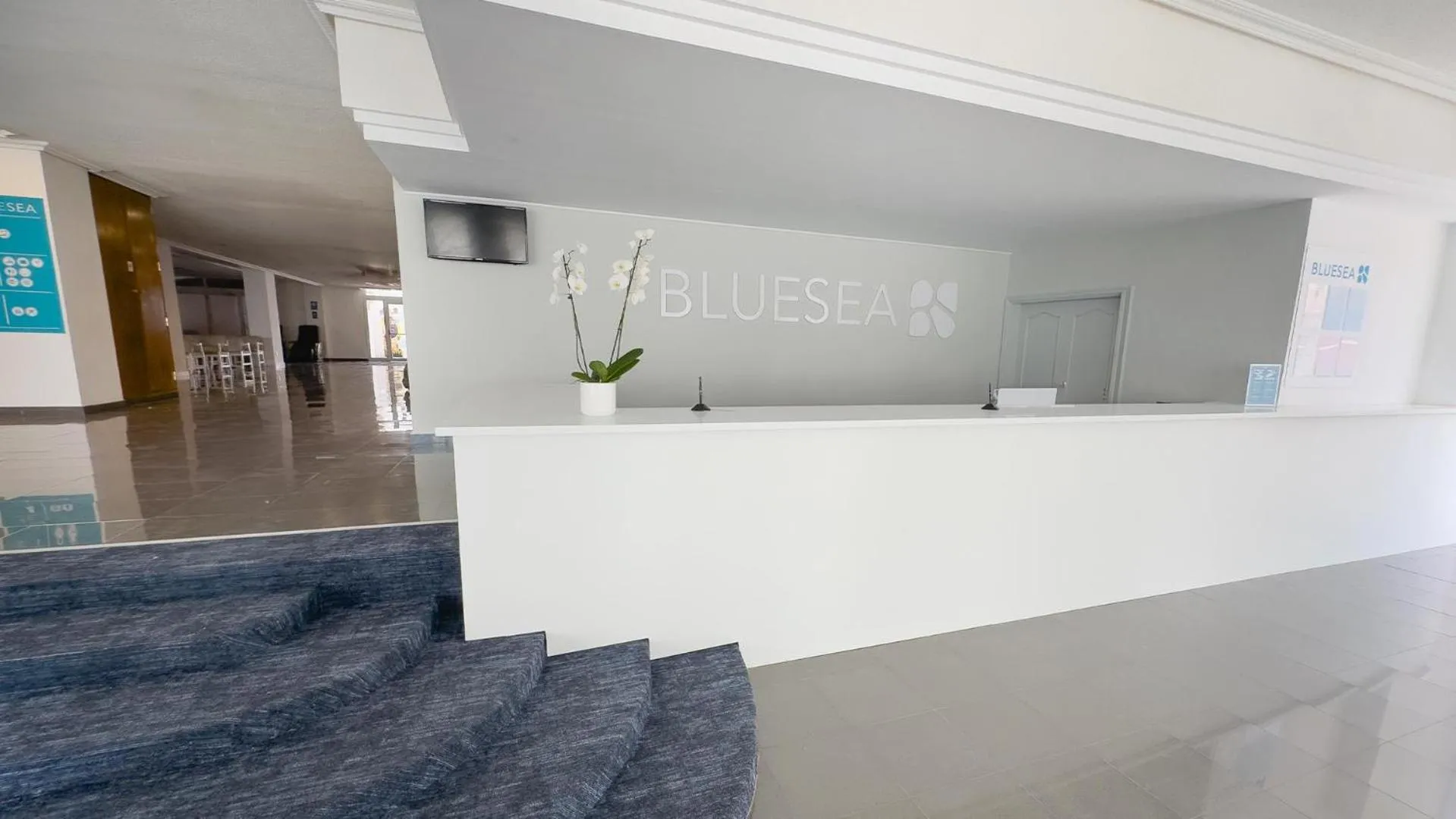 Lobby or reception in BLUESEA Lagos de Cesar