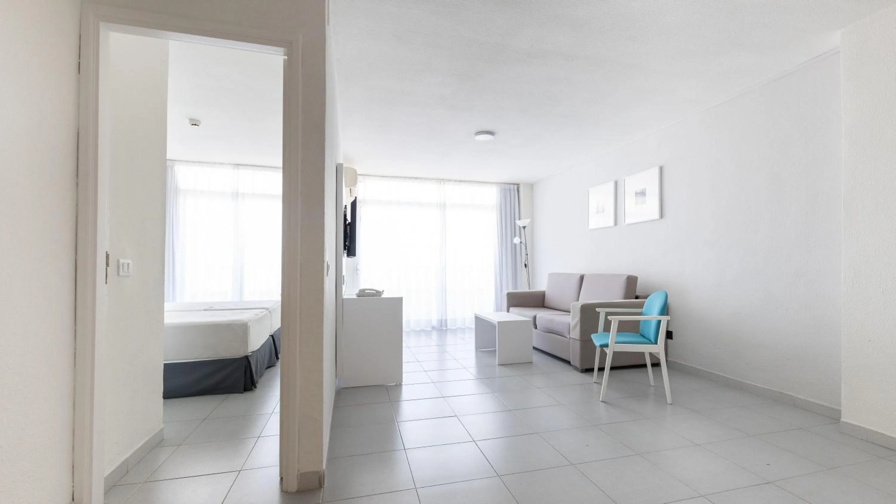 Photo of the whole room in BLUESEA Lagos de Cesar