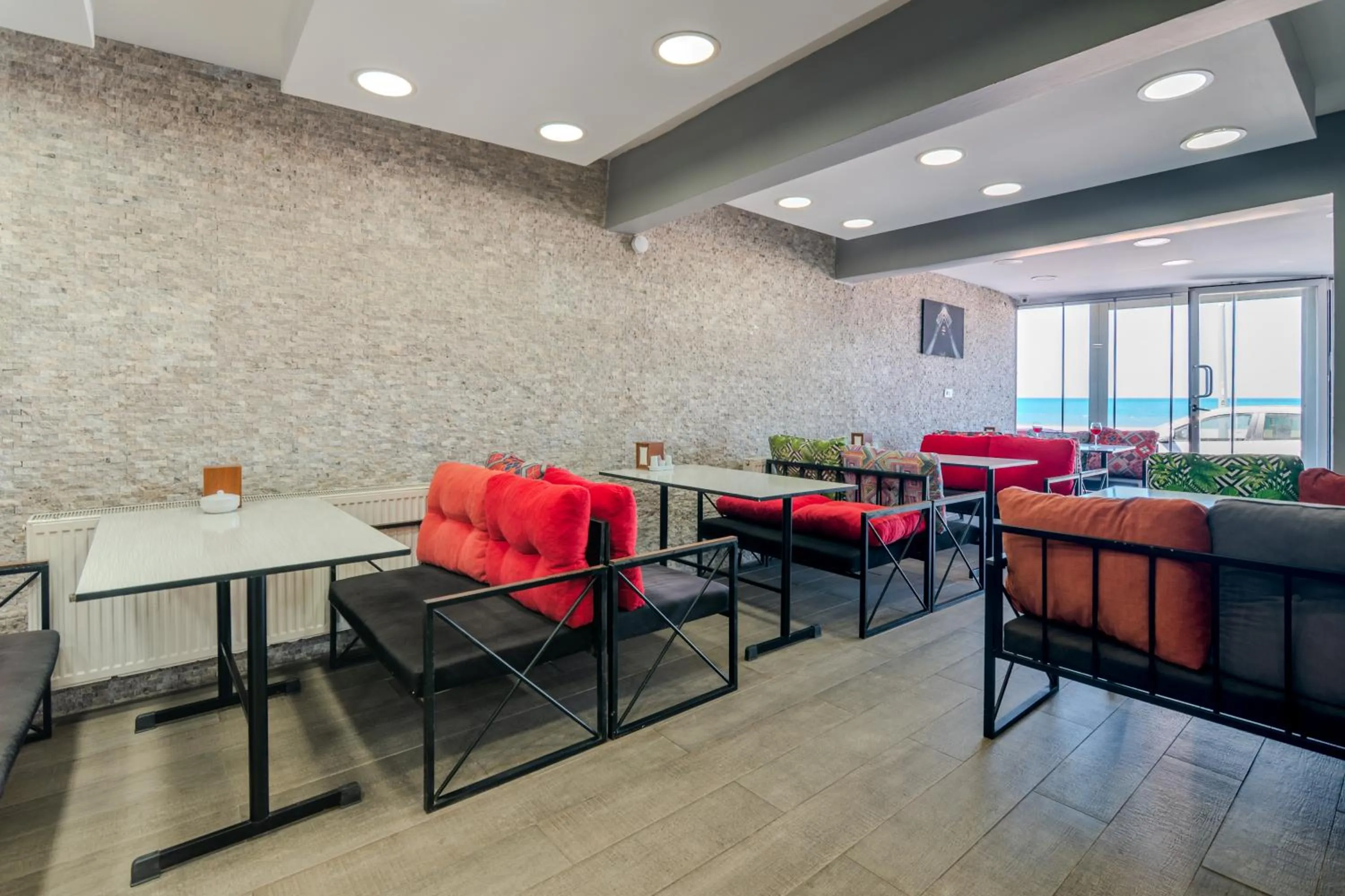 Restaurant/places to eat in Airport Black Sea Hotel & Restaurant