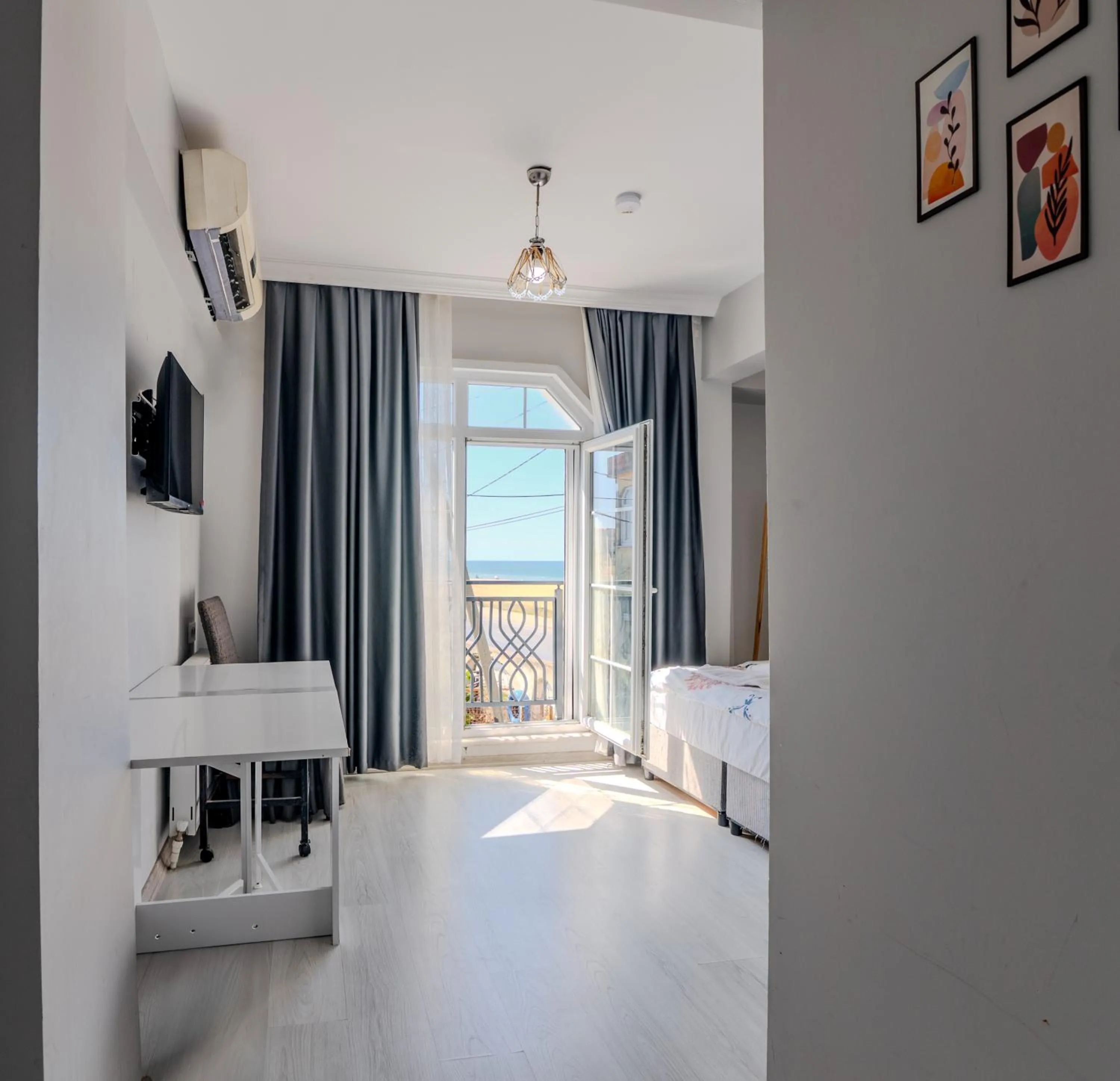 Photo of the whole room, Bed in Airport Black Sea Hotel & Restaurant