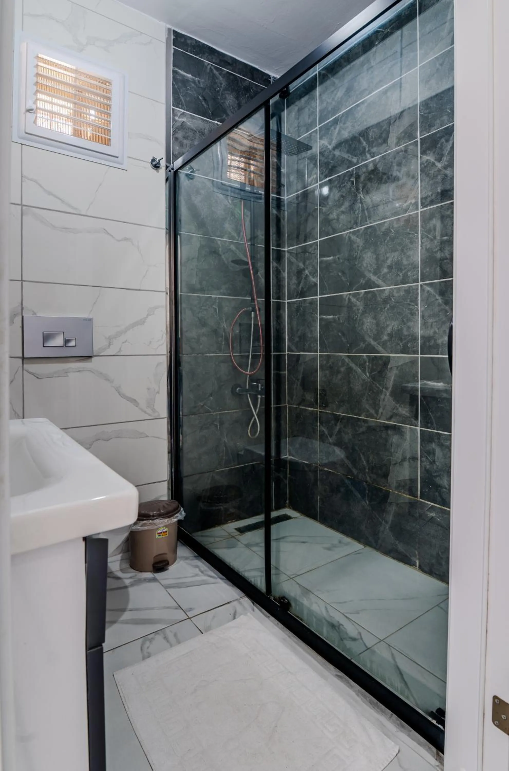 Shower in Airport Black Sea Hotel & Restaurant