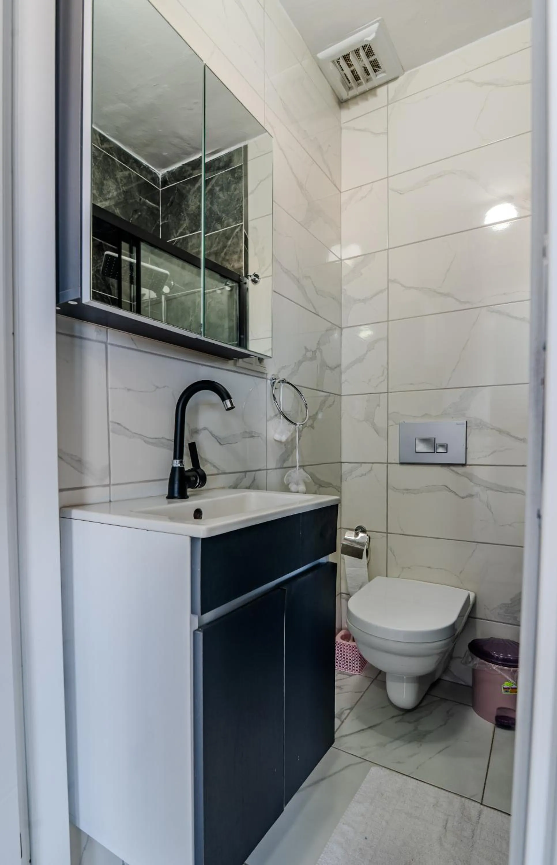 Bathroom in Airport Black Sea Hotel & Restaurant