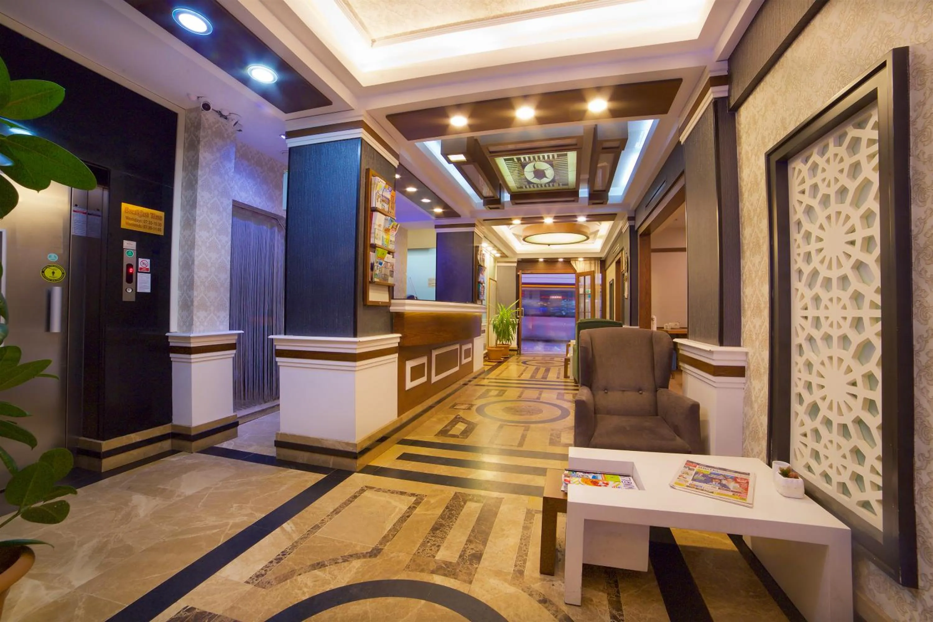 Lobby or reception in Hotel Black Pearl