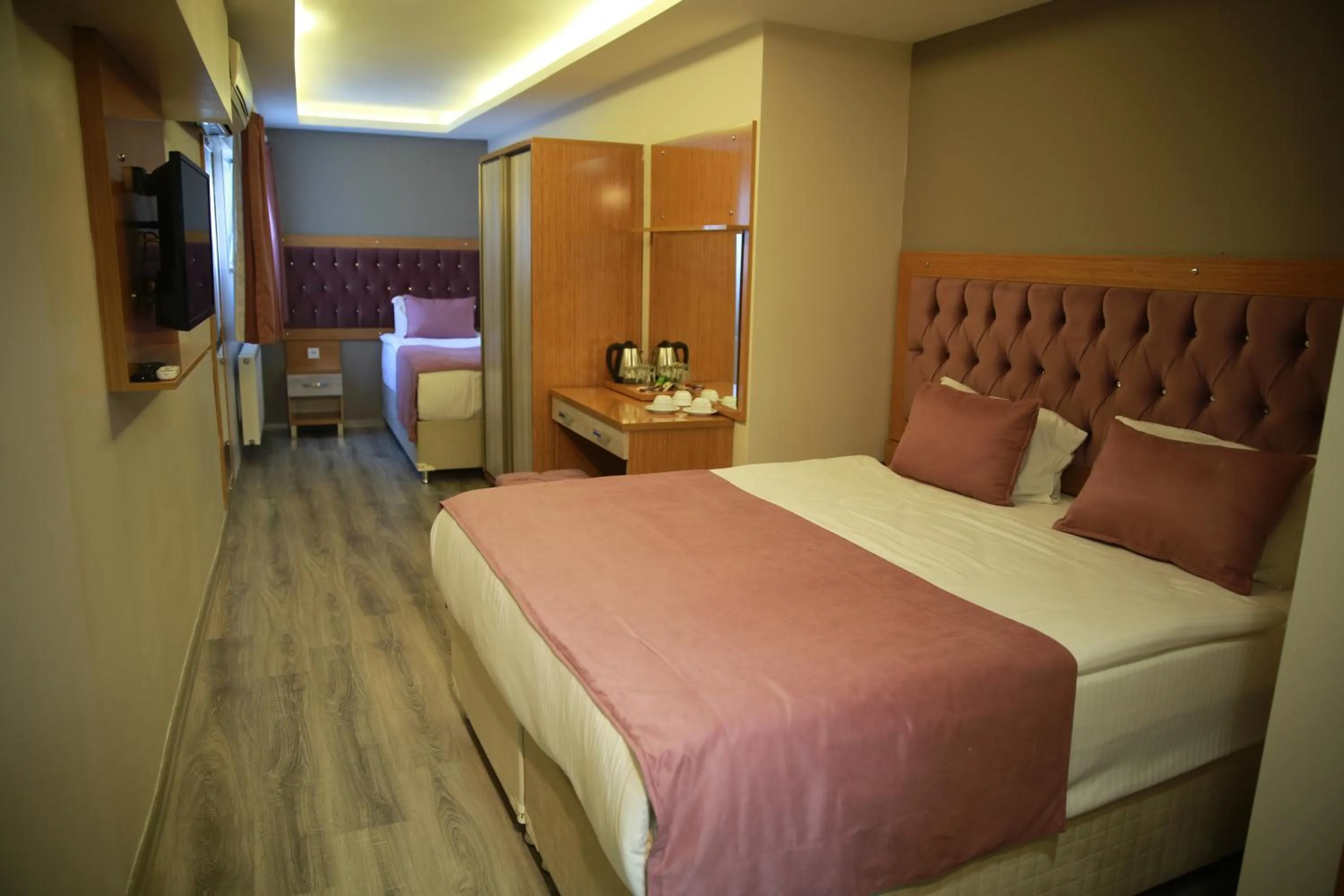 Photo of the whole room, Bed in Hotel Black Pearl