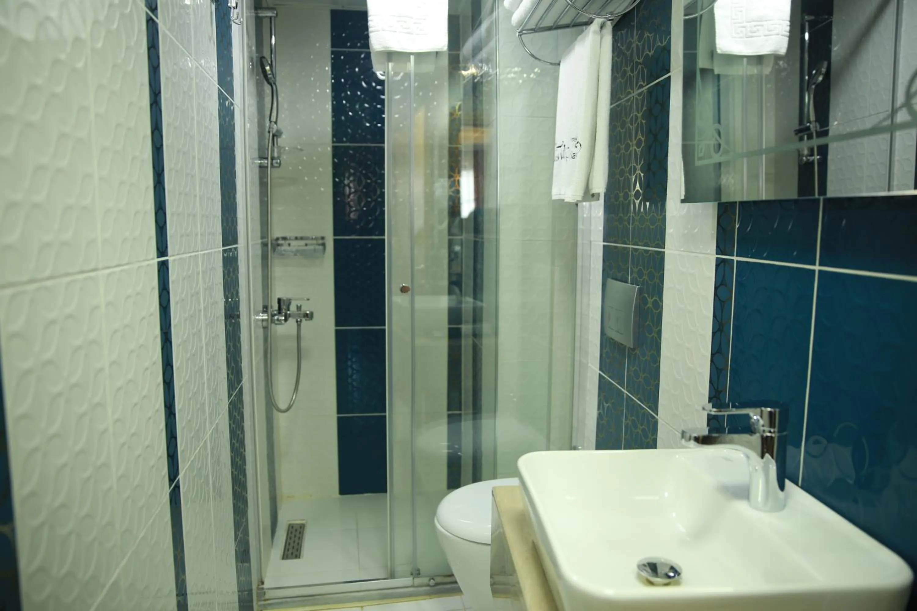 Bathroom in Hotel Black Pearl