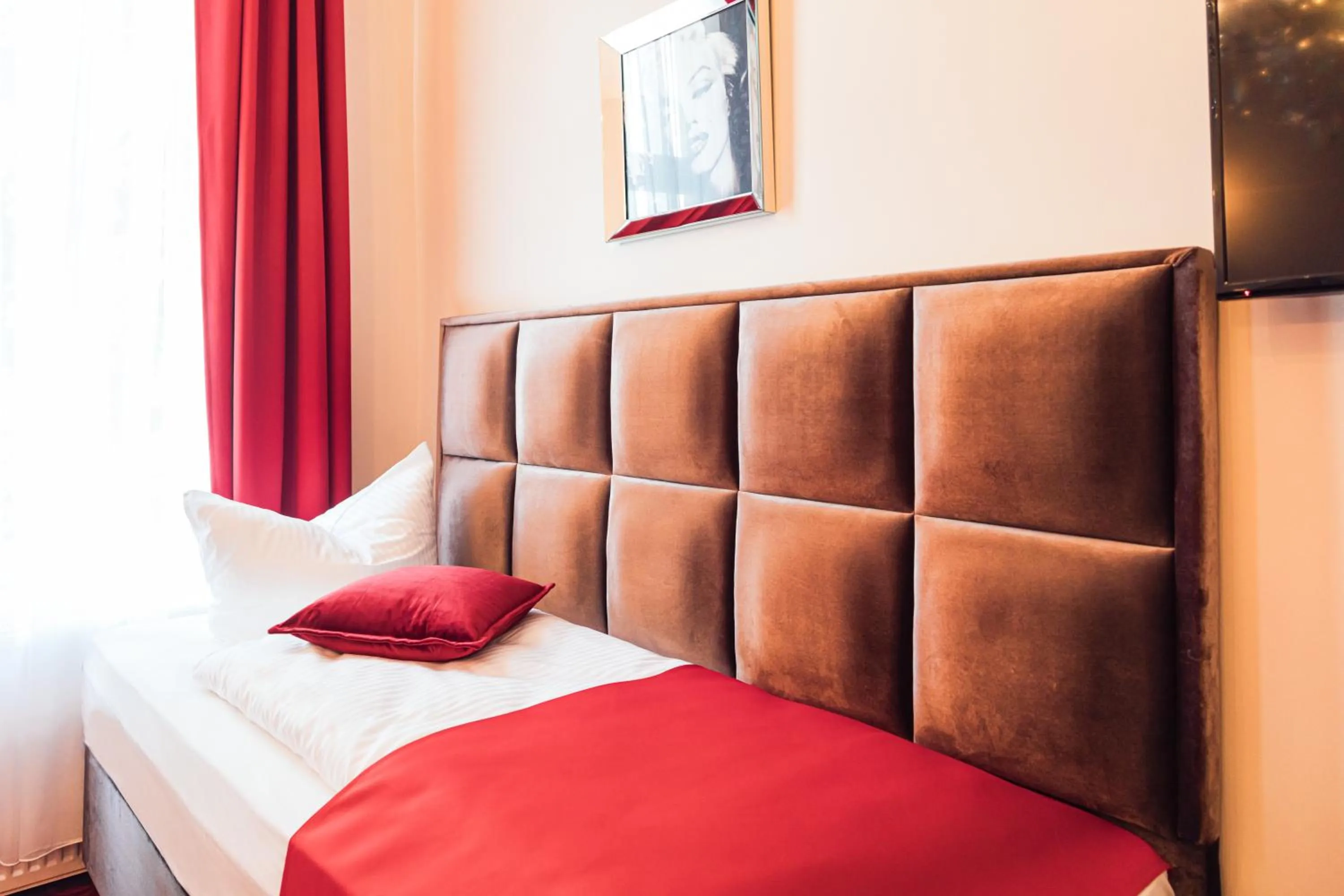 Bed in Hotel Hamburger Perle