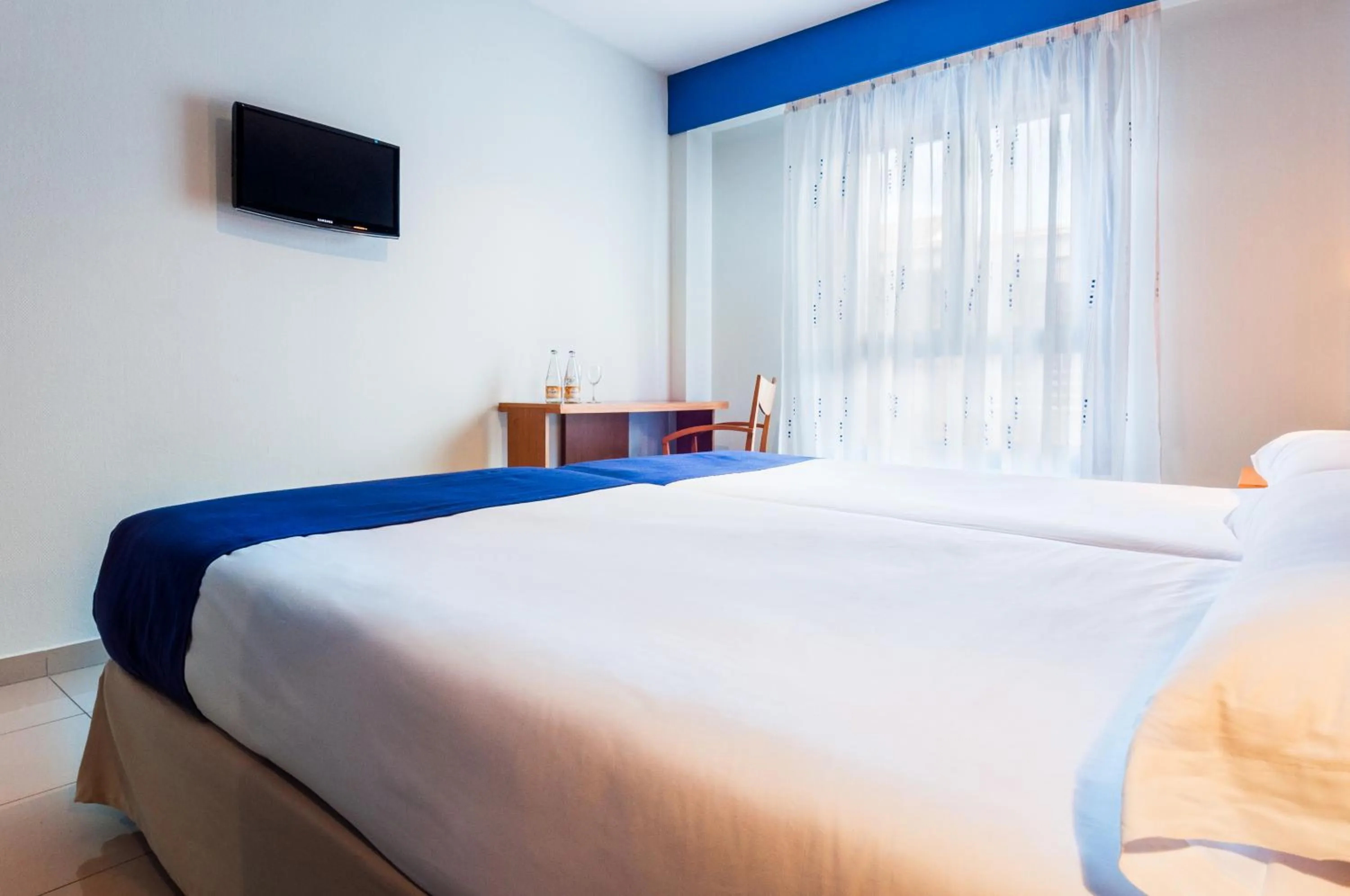 Photo of the whole room in Hotel Villa De Pinto