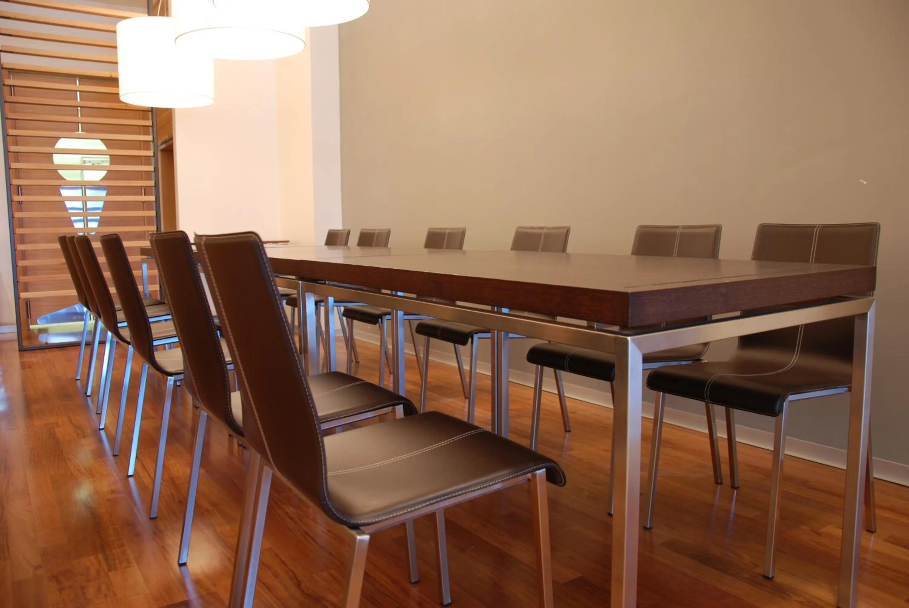 Restaurant/places to eat in Sea Art Hotel