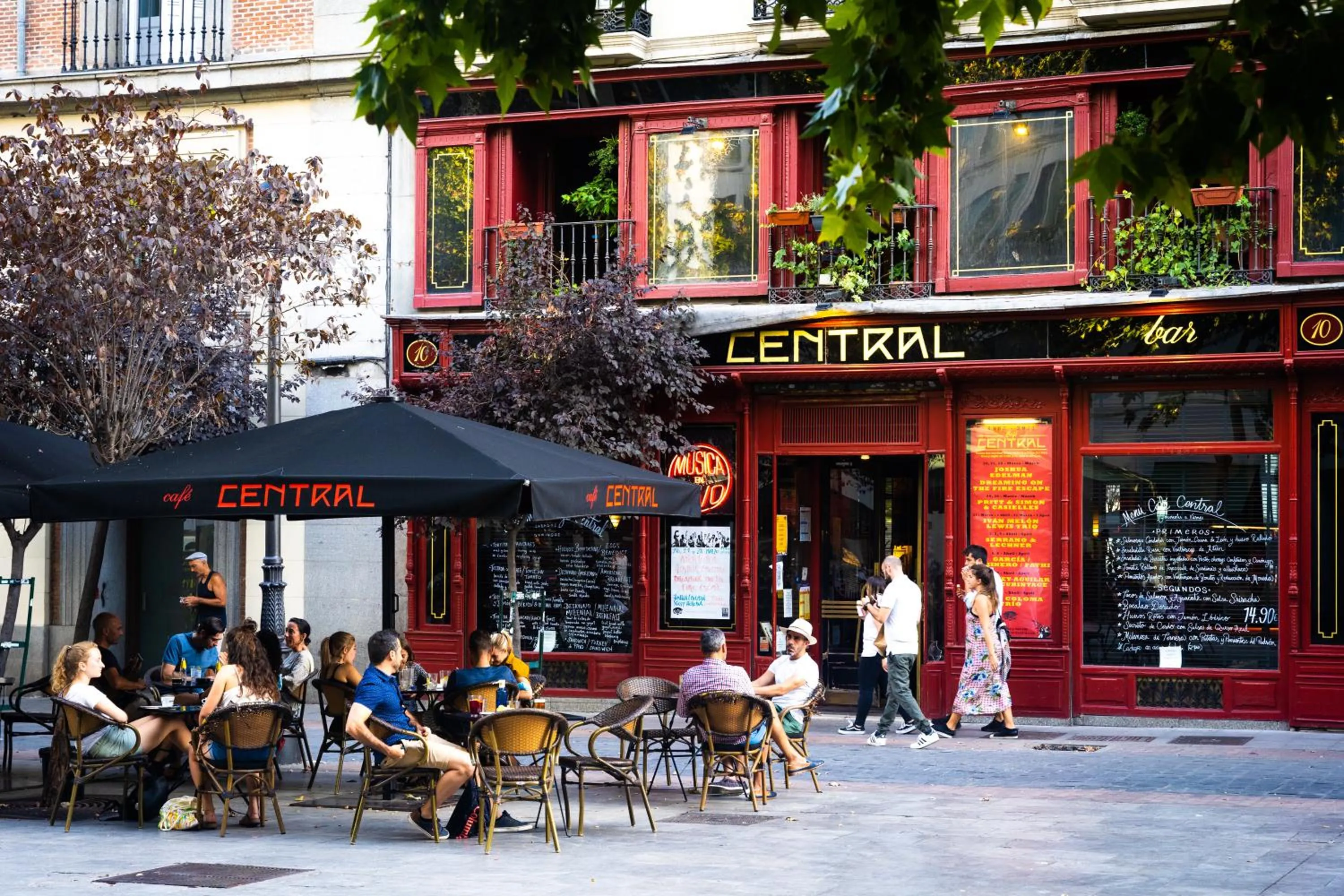 People in Hostal Persal