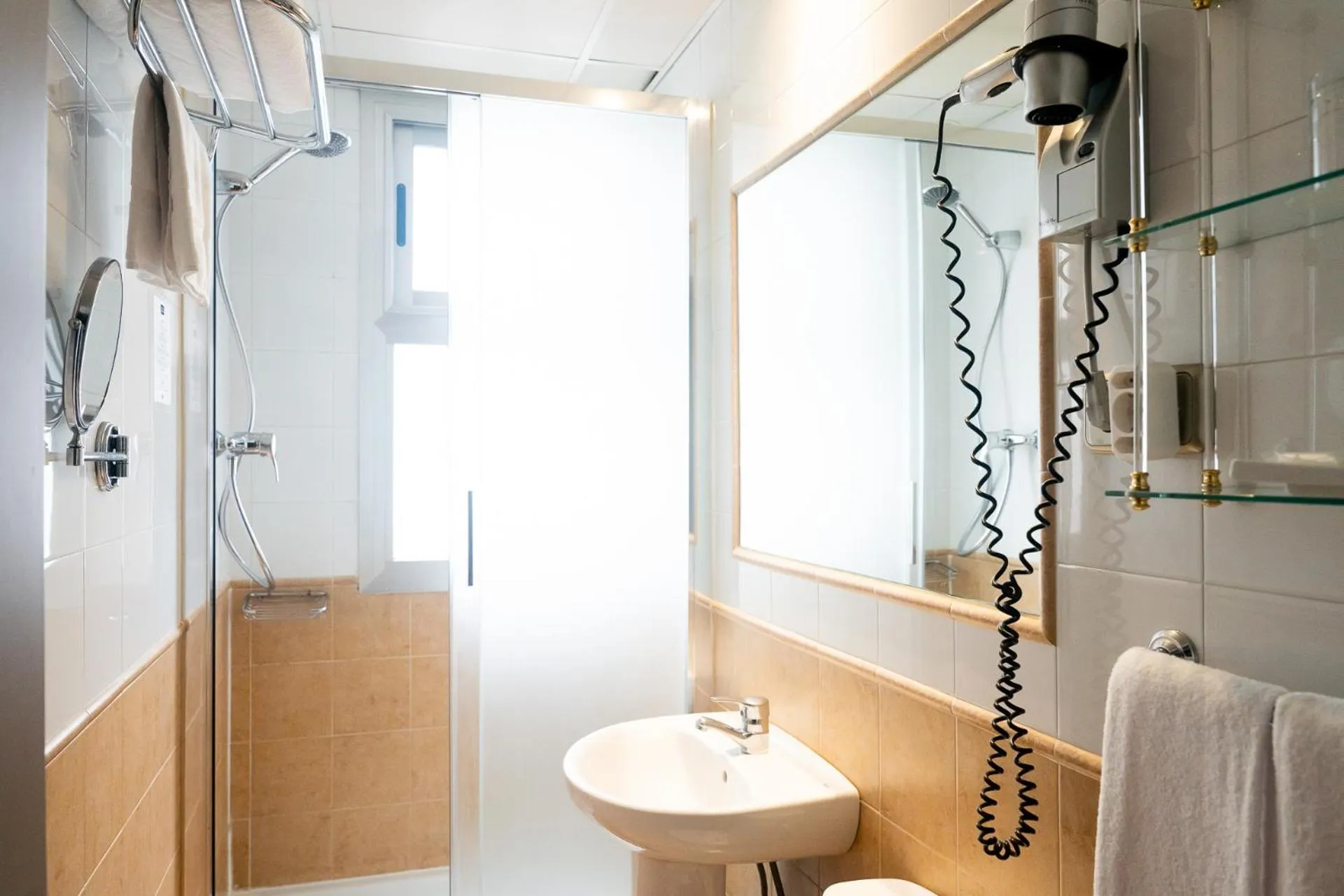 Bathroom in Hostal Persal
