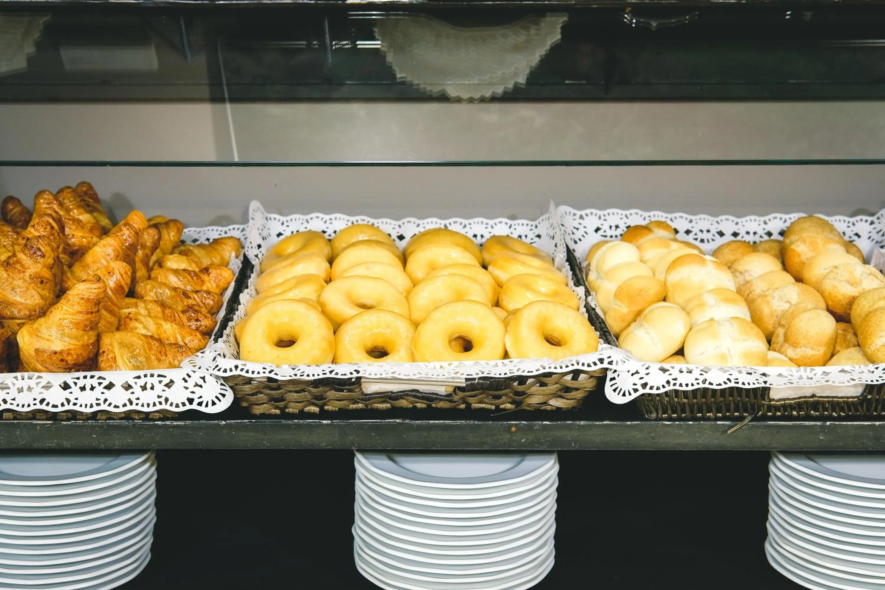 Buffet breakfast in Hostal Persal