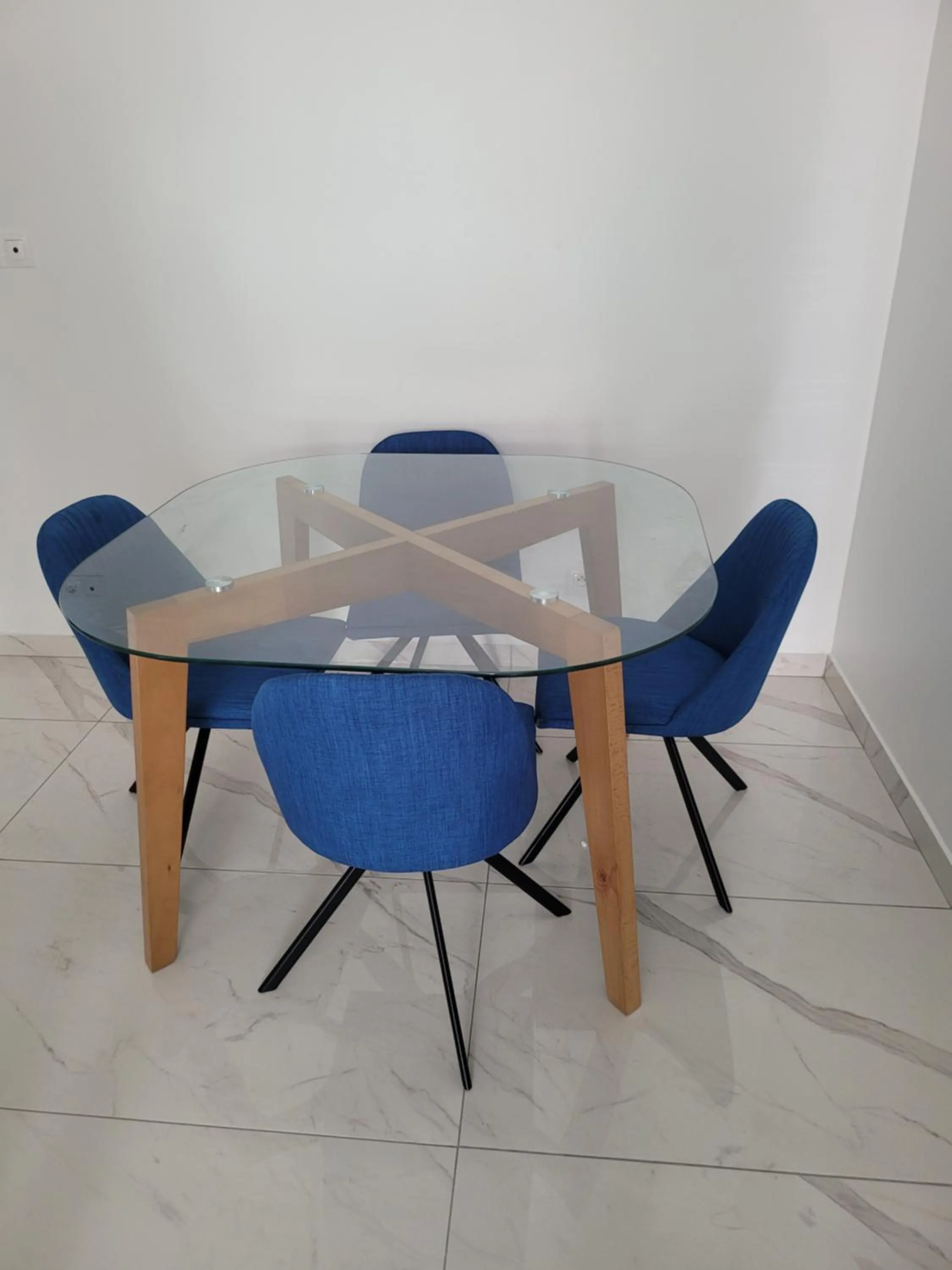 Dining area in MARINA APPART Hôtel