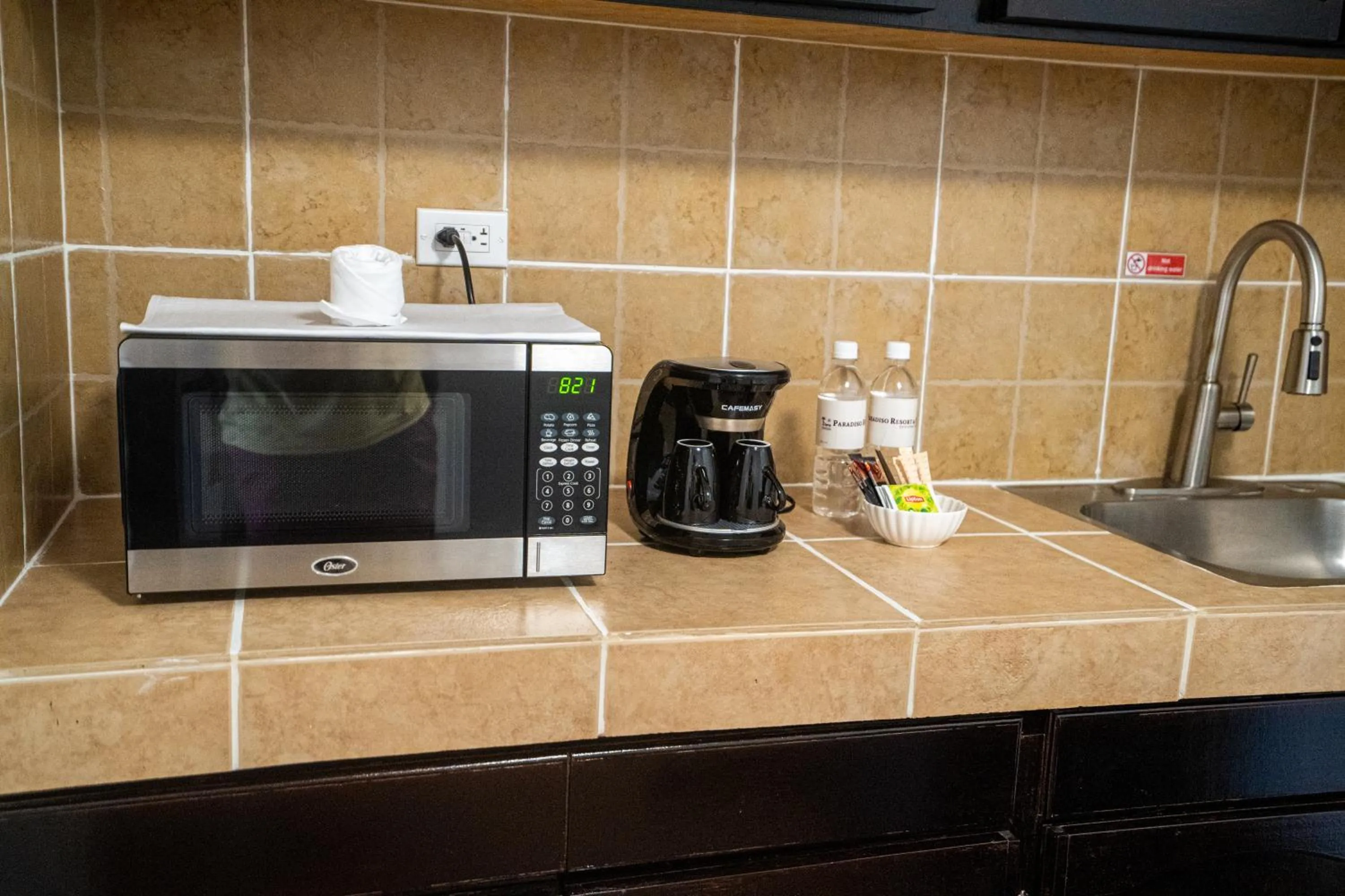 Coffee/tea facilities in Paradiso Resort & Spa