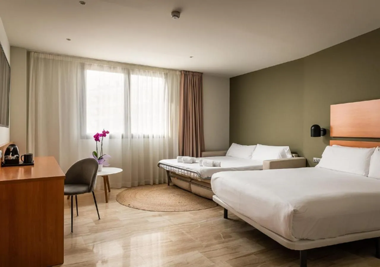 Bedroom, Bed in Hotel SB Express Tarragona