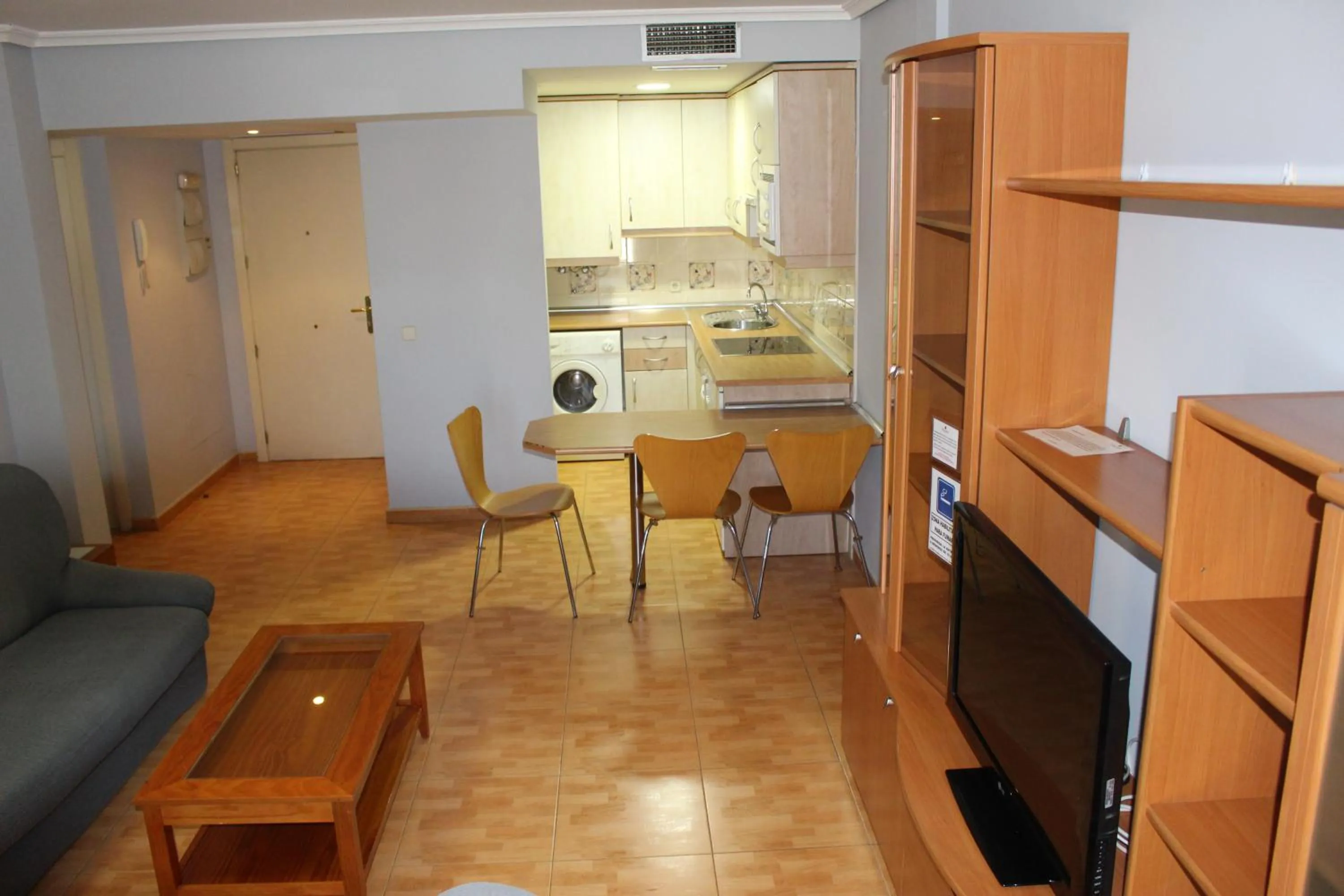 Living room in Apartahotel Villa de Parla