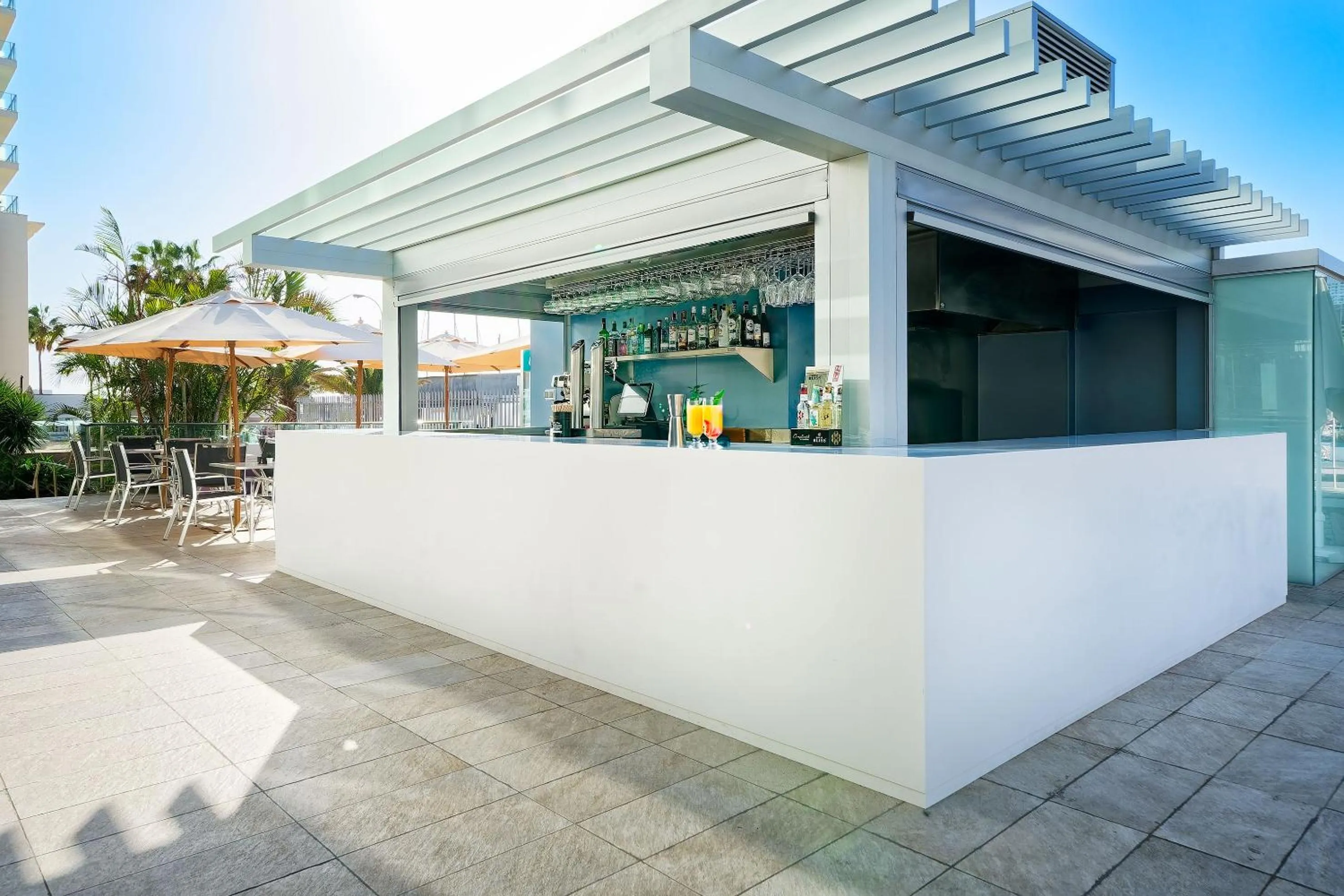 Restaurant/places to eat in Morasol Suites