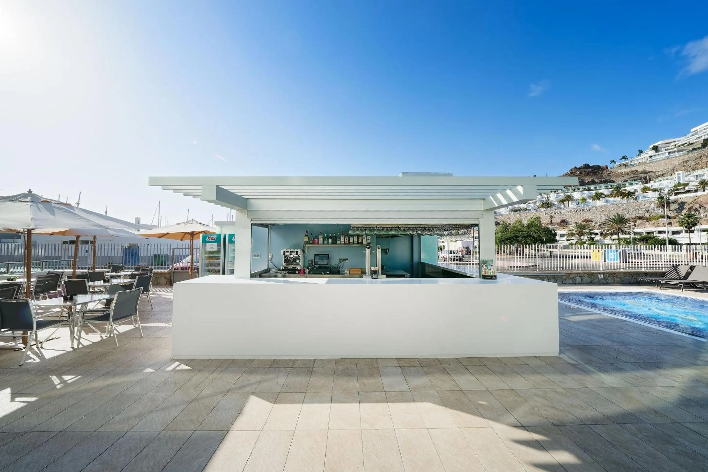 Restaurant/places to eat in Morasol Suites