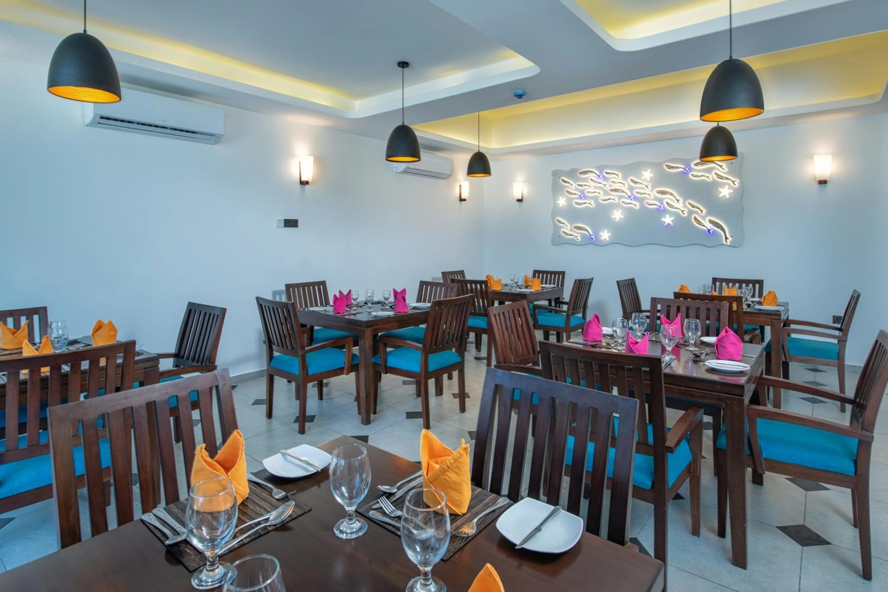 Restaurant/Places to Eat in Grand Samudra Hotel