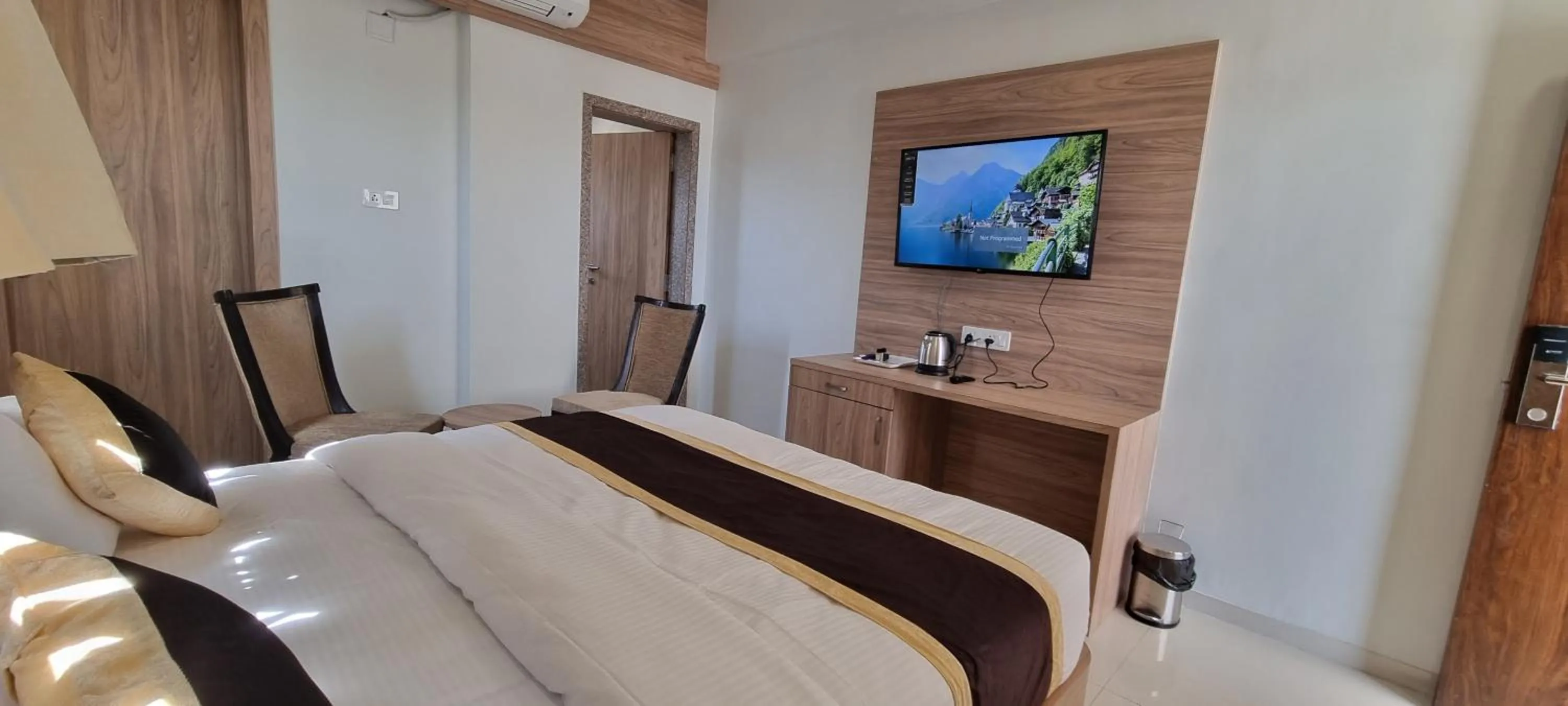 Bed in Babuji Jodhpur Palace