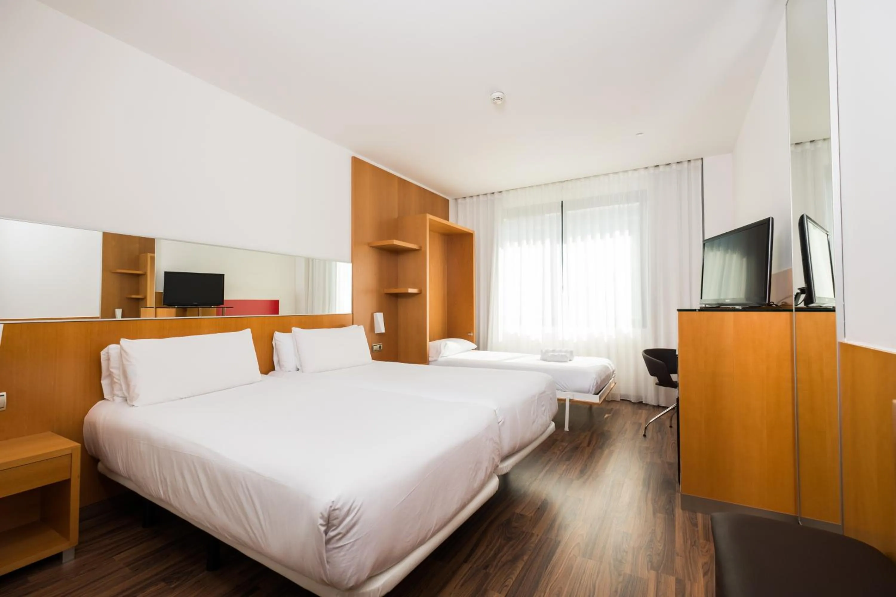 TV and multimedia, Bed in Hotel SB Icaria