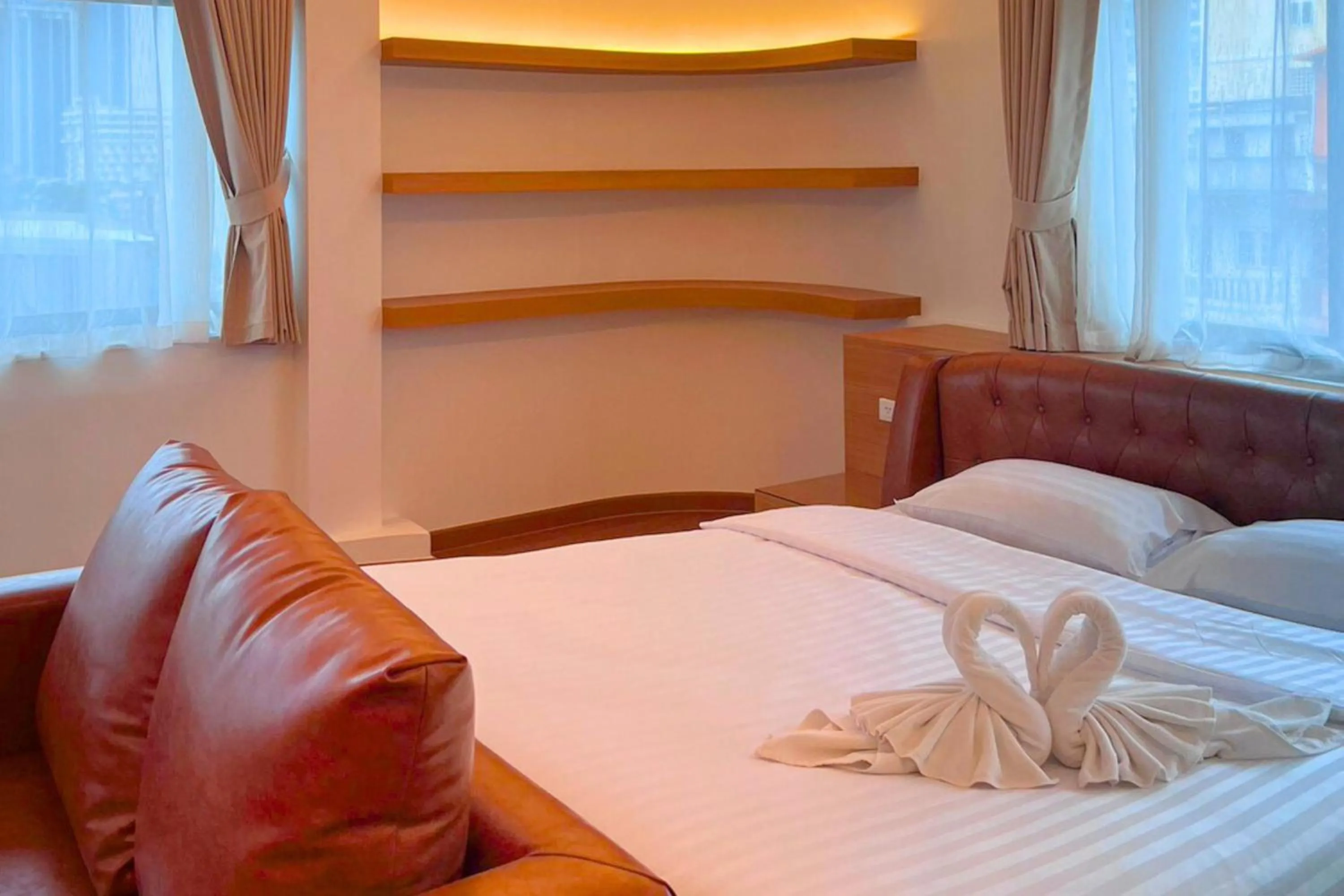 Bedroom, Bed in The Lodge Pattaya