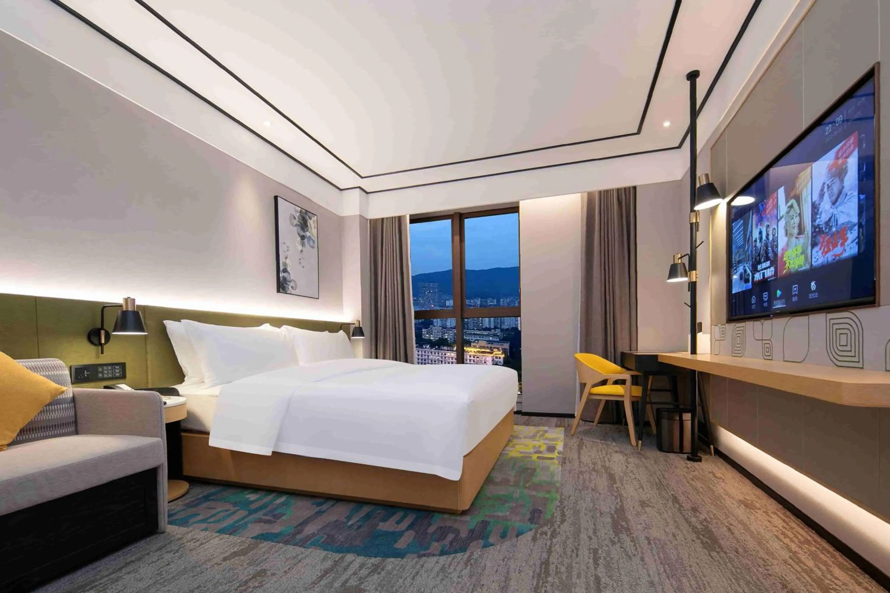 Photo of the whole room, Bed in Hilton Garden Inn Changsha Yuelu