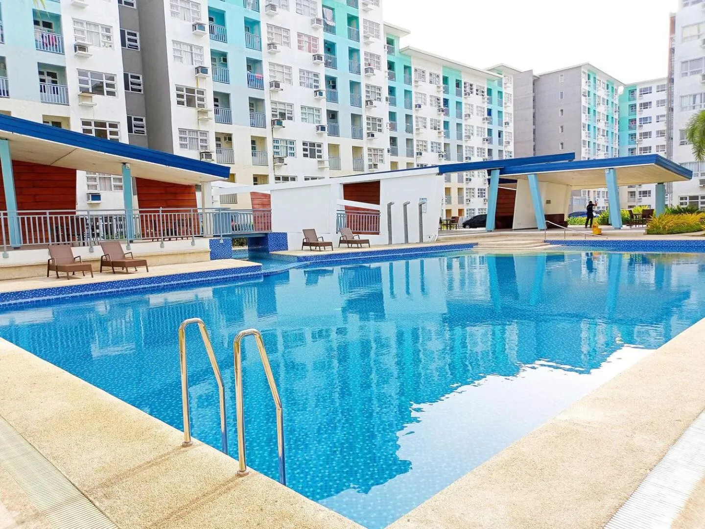 Property building in 4th- Sea View of Seawind Condominium