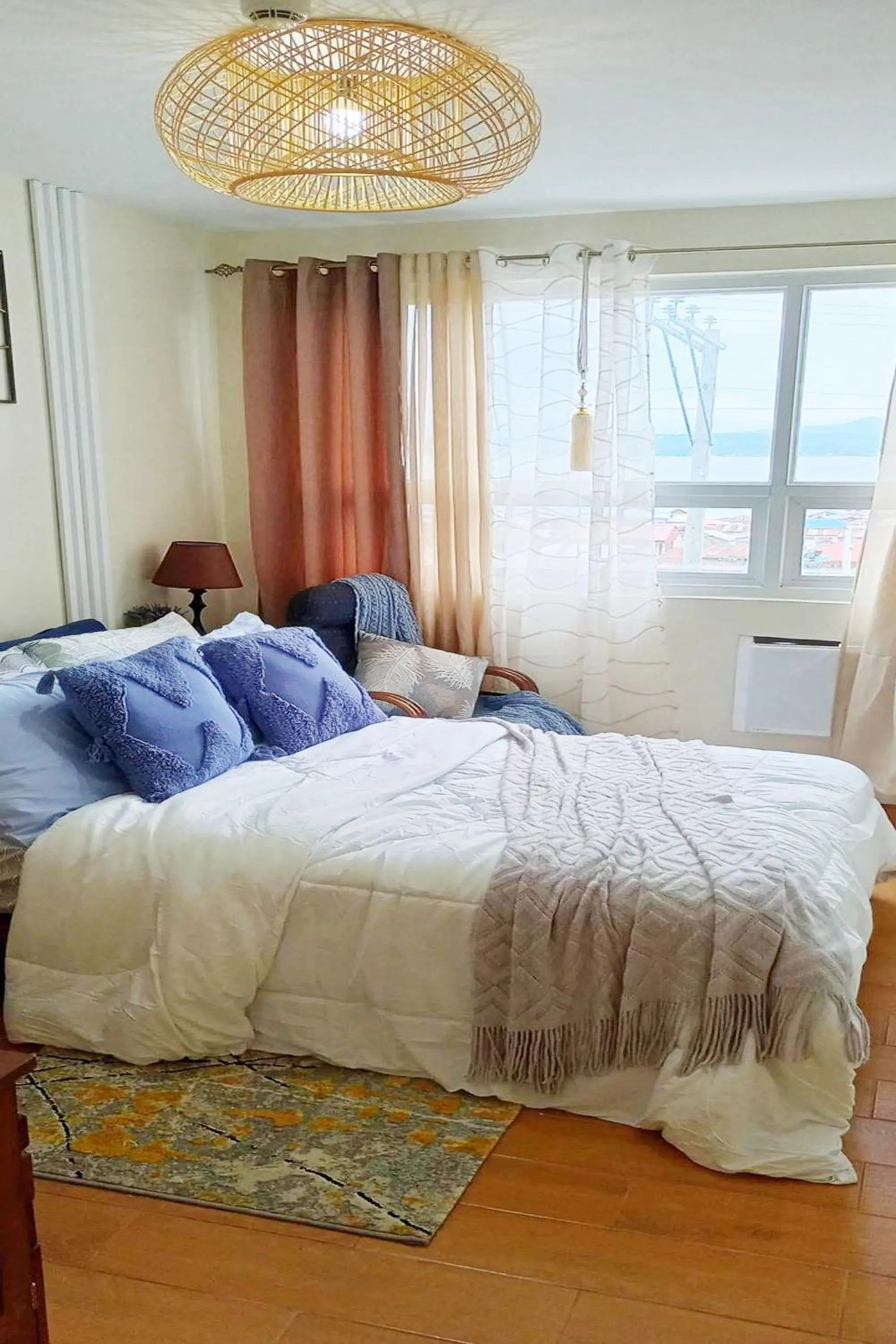 Bed in 4th- Sea View of Seawind Condominium