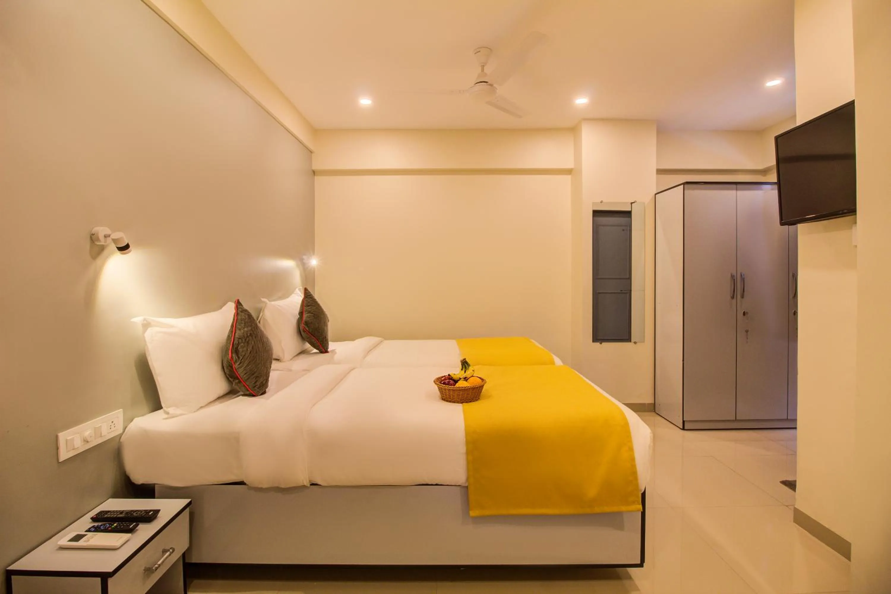 Bedroom in Housemate Hotel