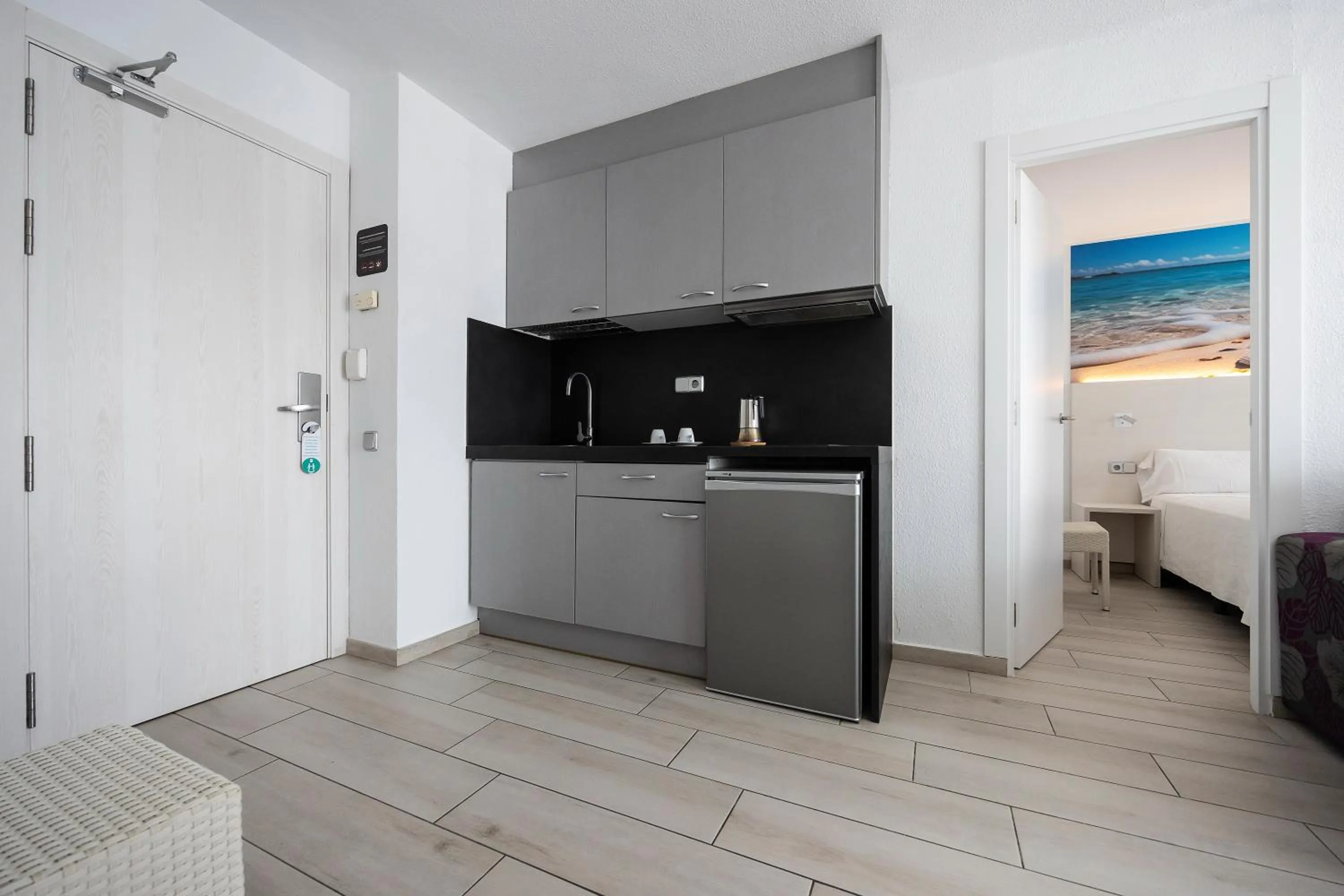 kitchen in Aparthotel Miami Park